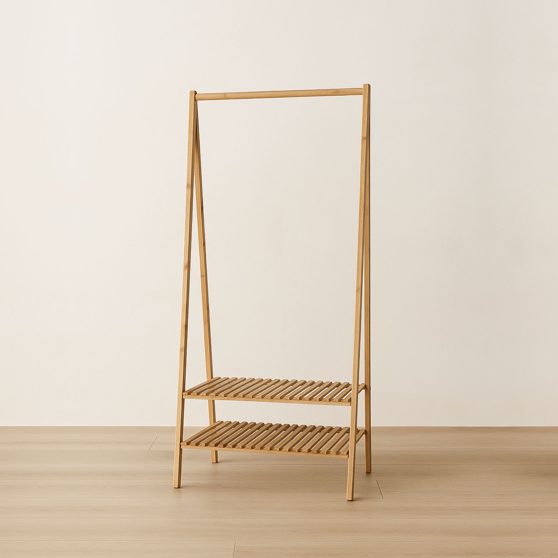 Perchero con estantes bamb&uacute; Isia 75x45x170cm