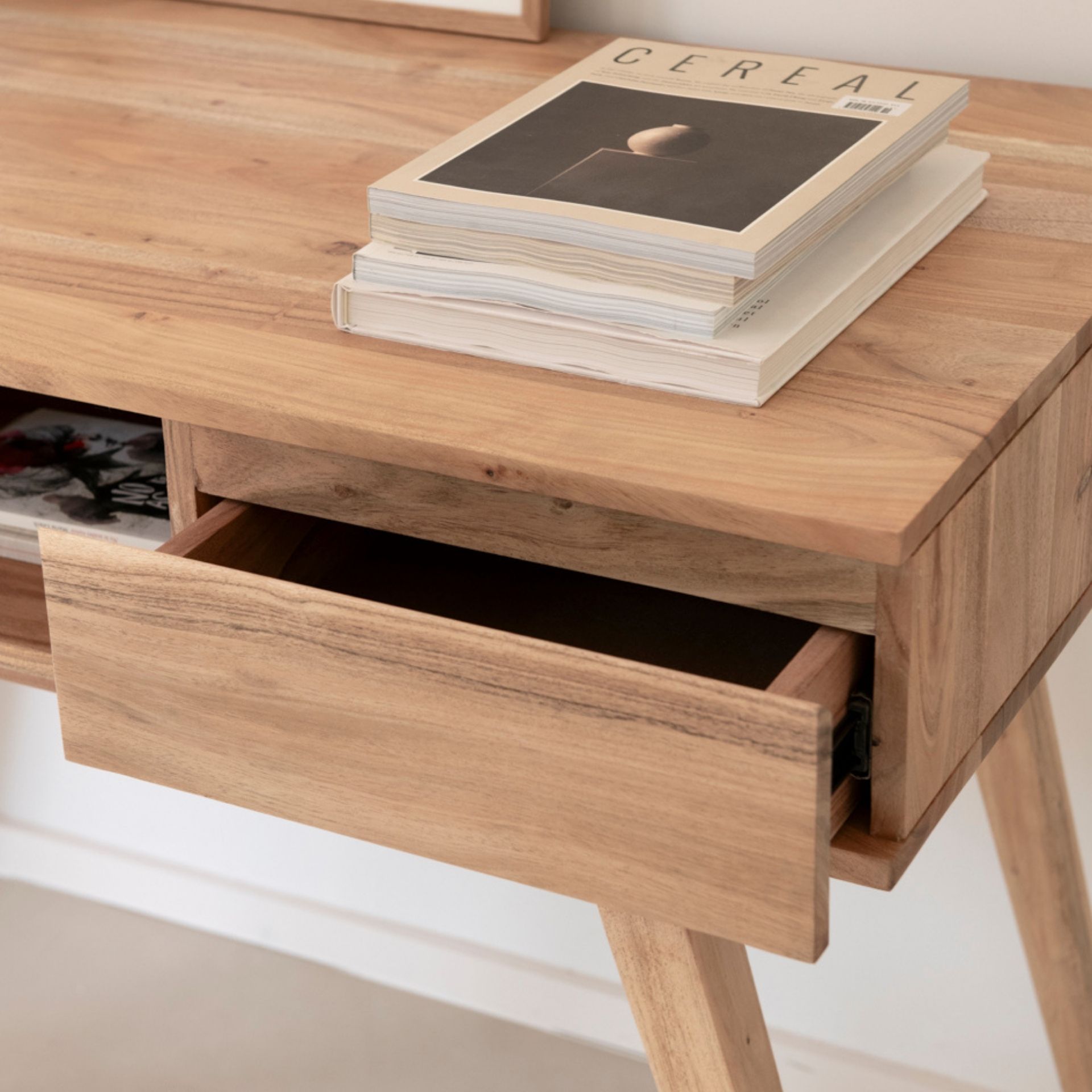 Escritorio de madera de acacia Deska 117x60x82cm