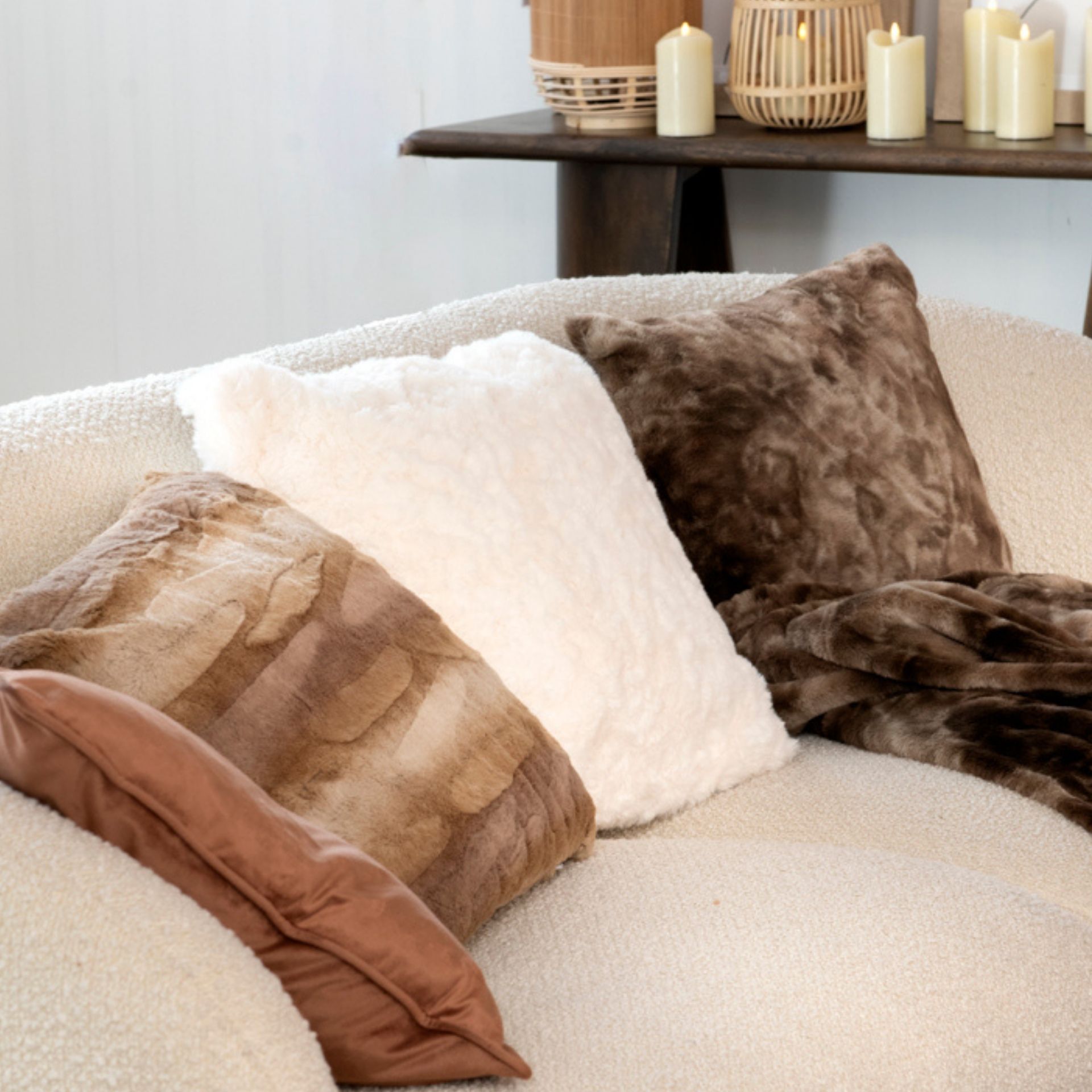 Funda de cojín de pelo blanco 45x45cm