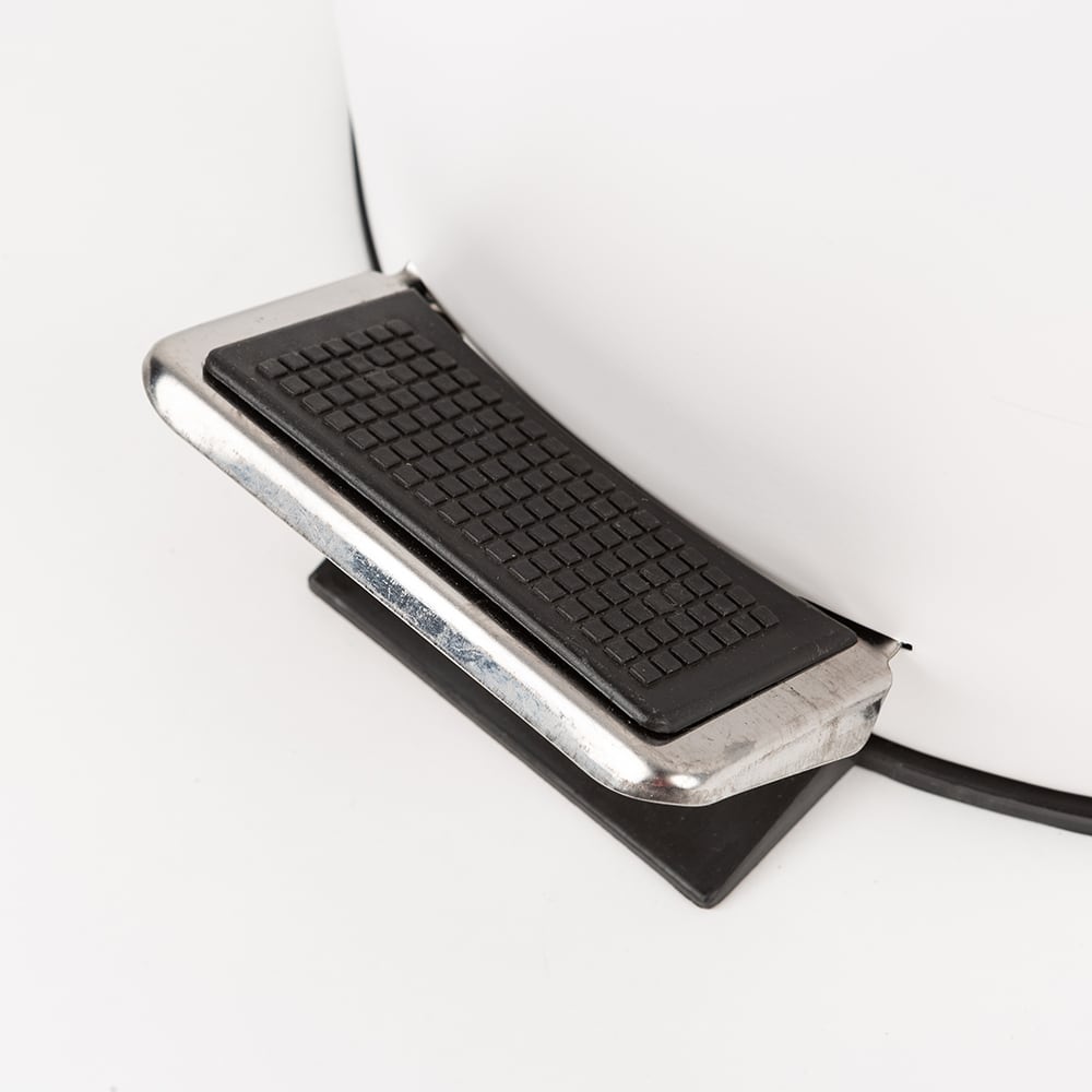 Papelera con tapa de metal blanca 12L