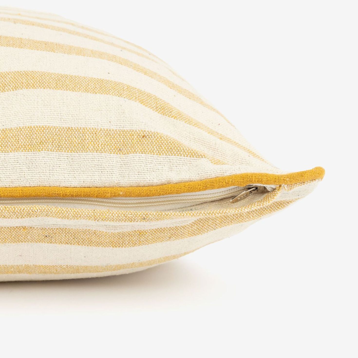 Funda de coj&iacute;n de algod&oacute;n con rayas amarillas Niza 45x45cm
