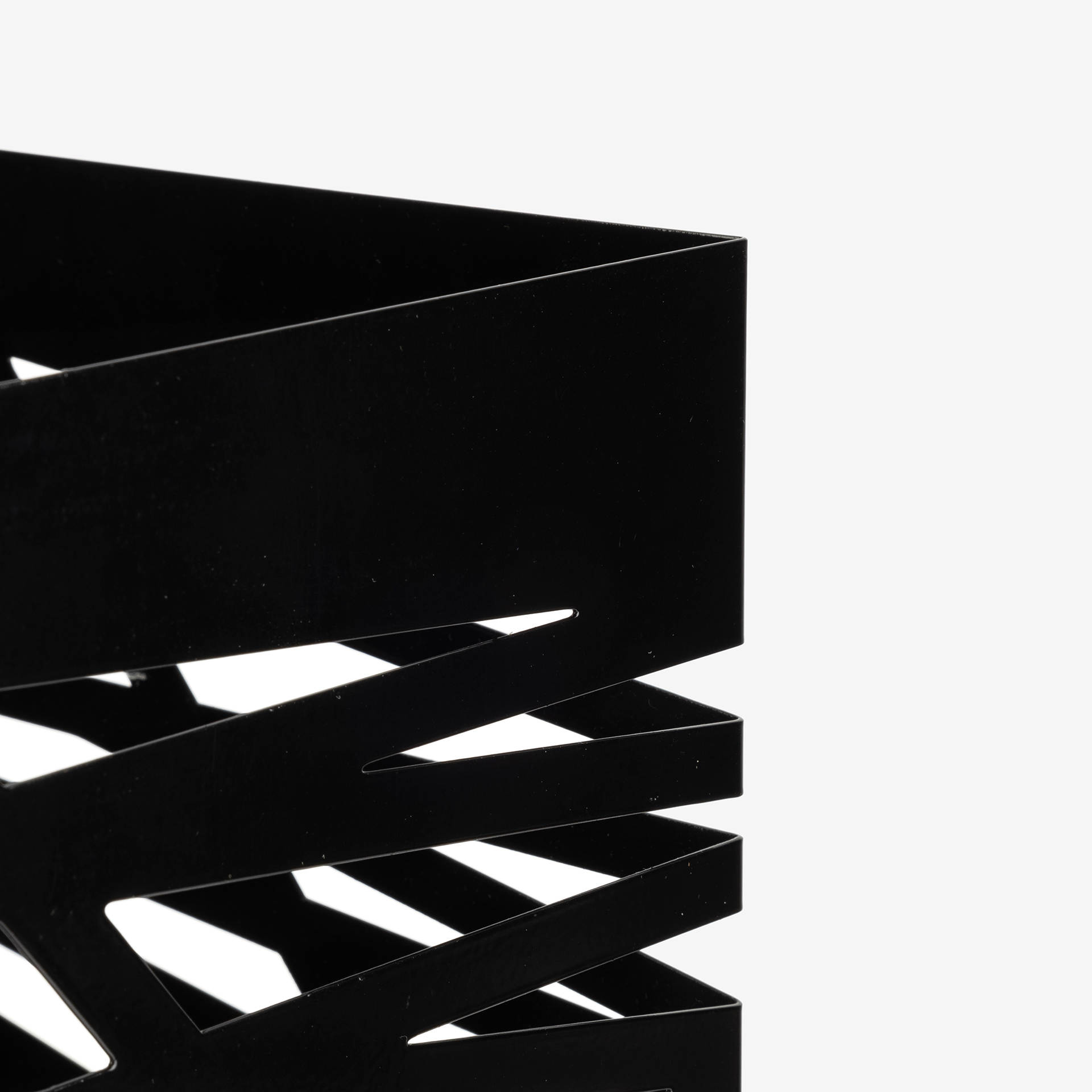 Parag&uuml;ero de metal negro 15x15x49cm