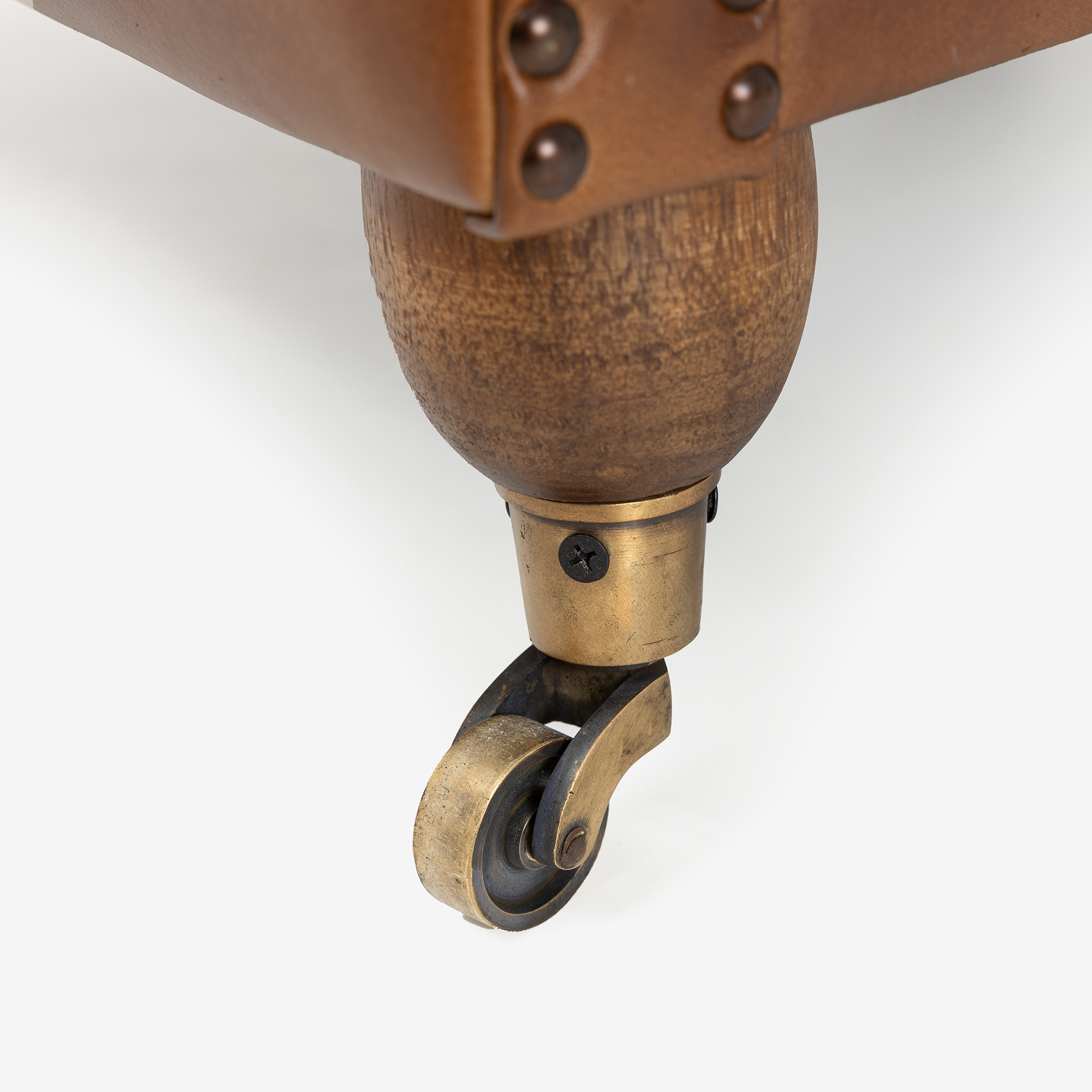 Butaca de piel marrón Chester 65x72x80cm