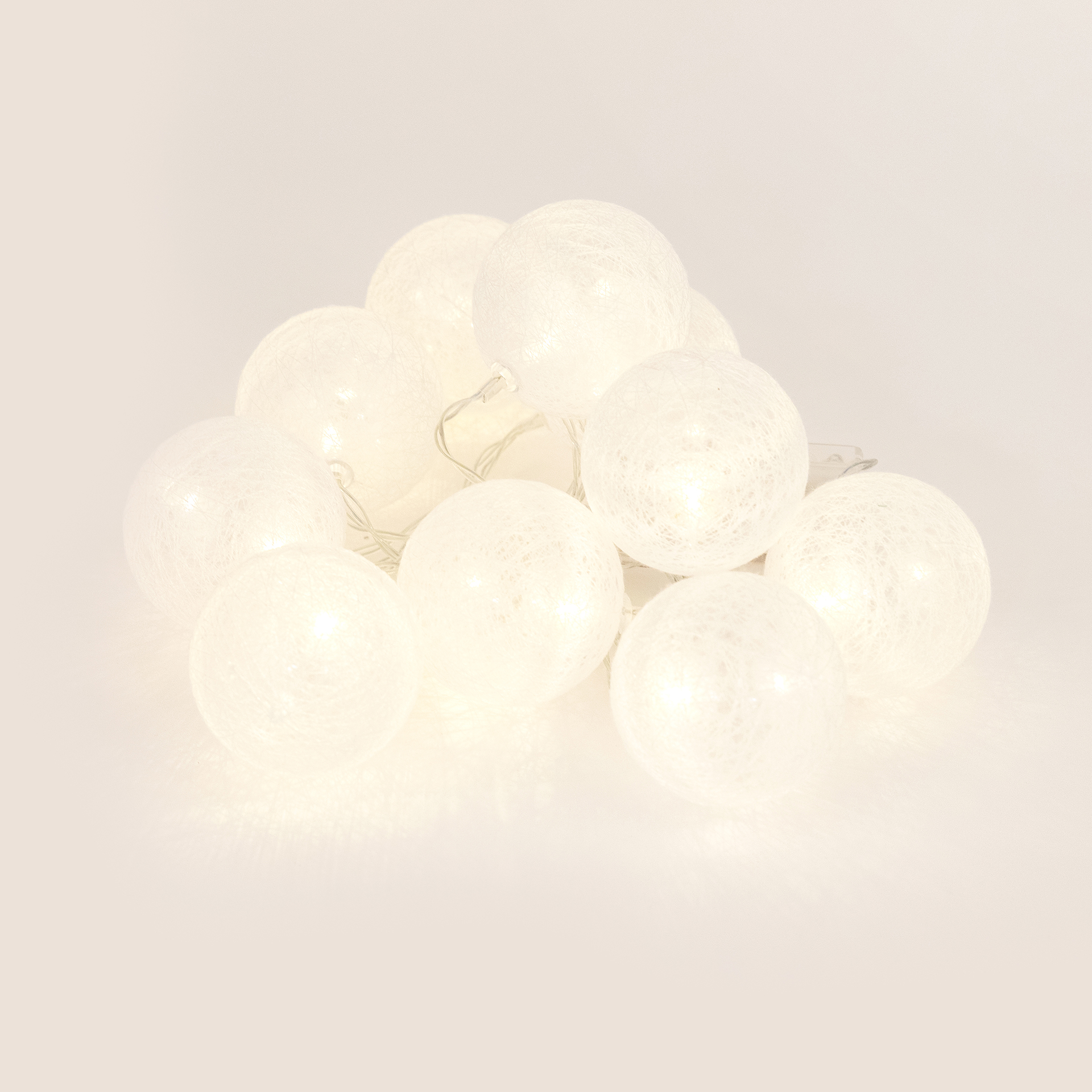 Guirnalda LED de 10 bolas con bateria 165cm