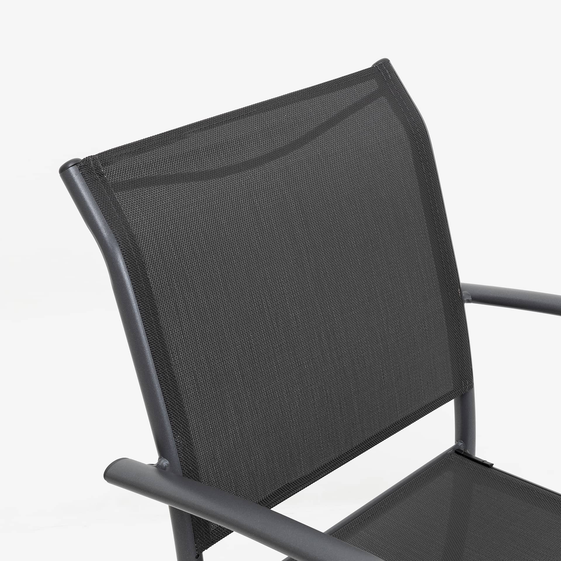 Silla de jard&iacute;n apilable con reposabrazos de aluminio y textilene gris 66x56x88cm
