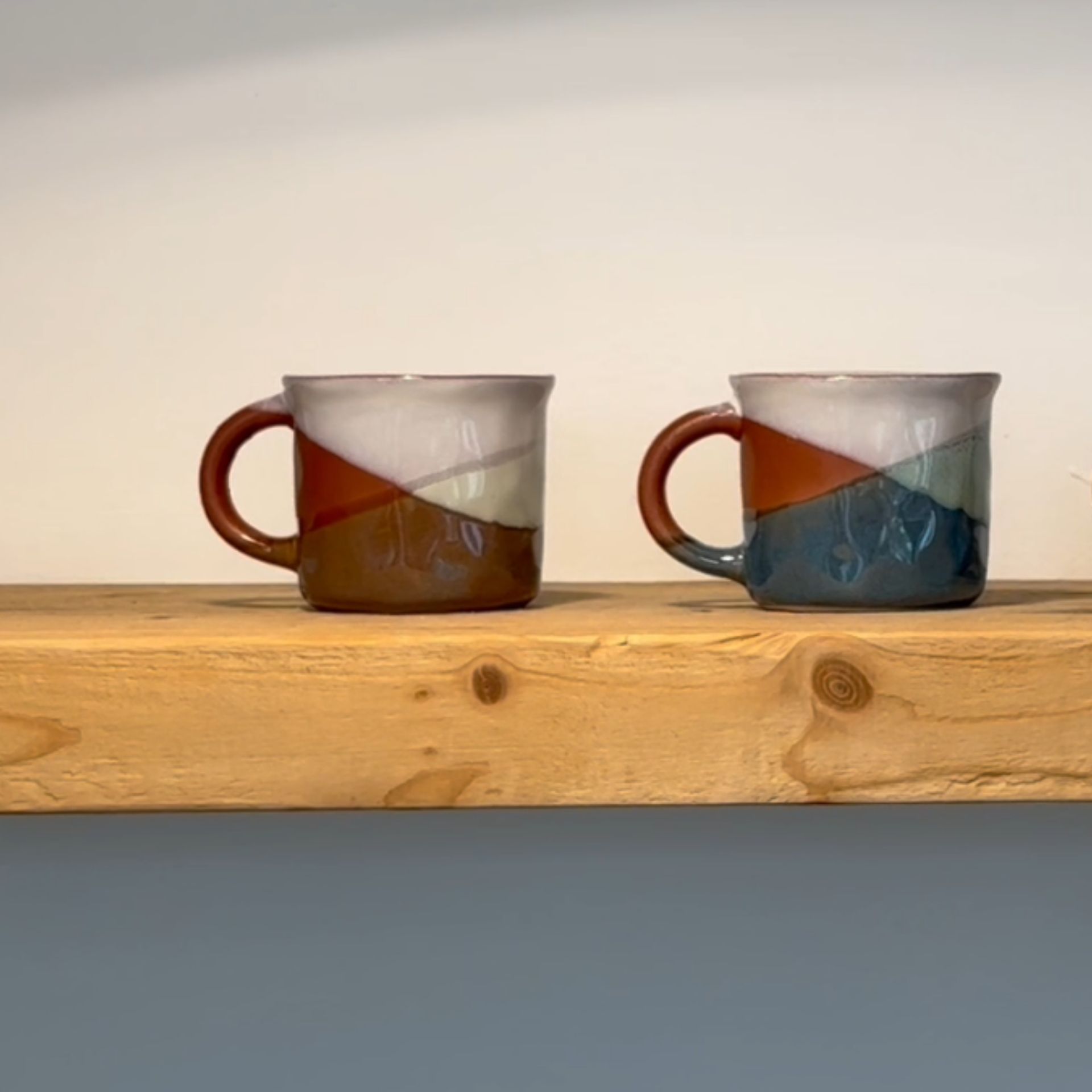 Set de 4 tazas de cer&aacute;mica de colores 13cl