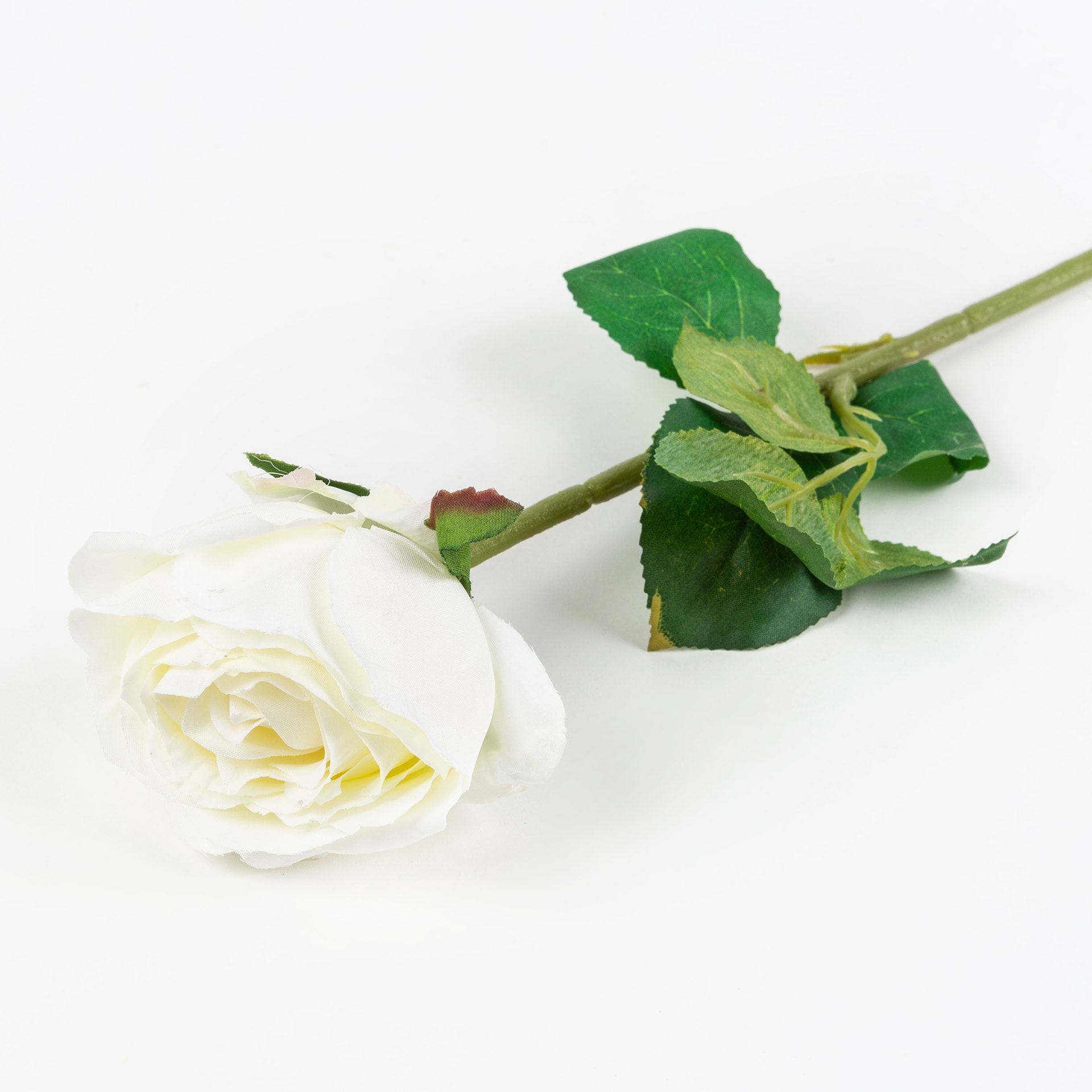 Rosa artificial blanca