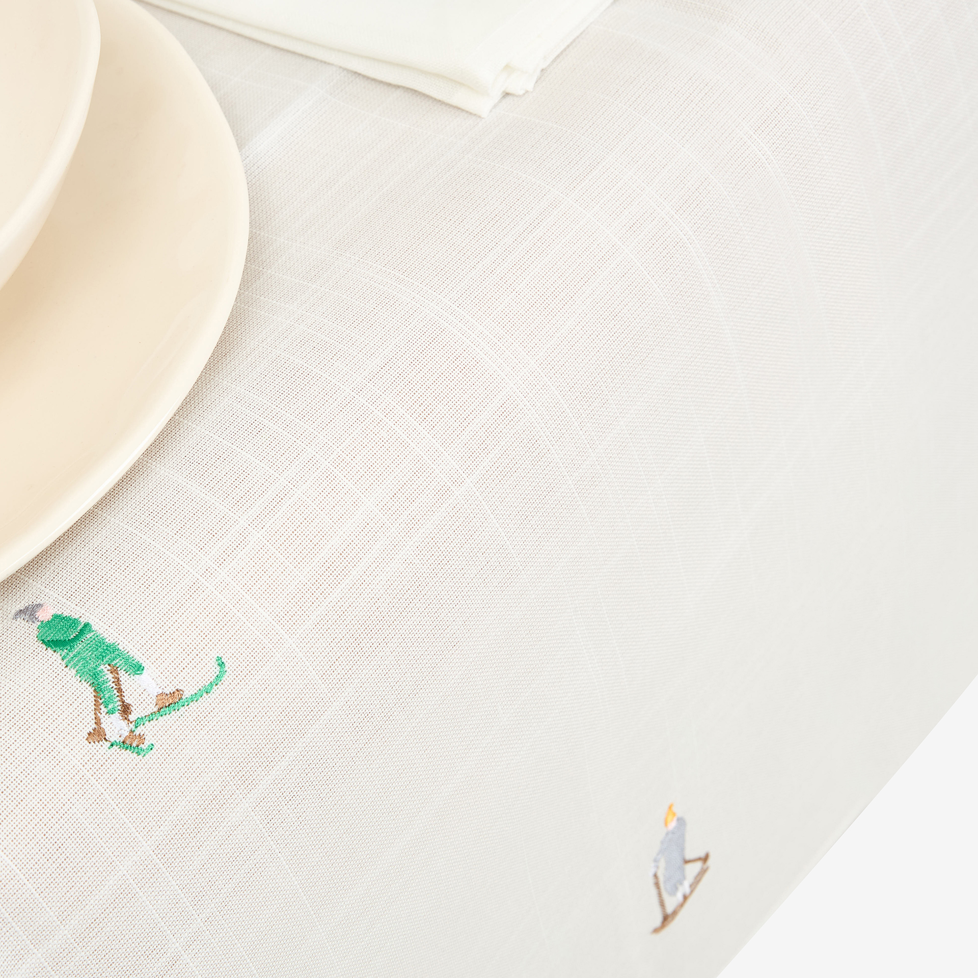 Mantel blanca bordado Esquiadores 150x250cm