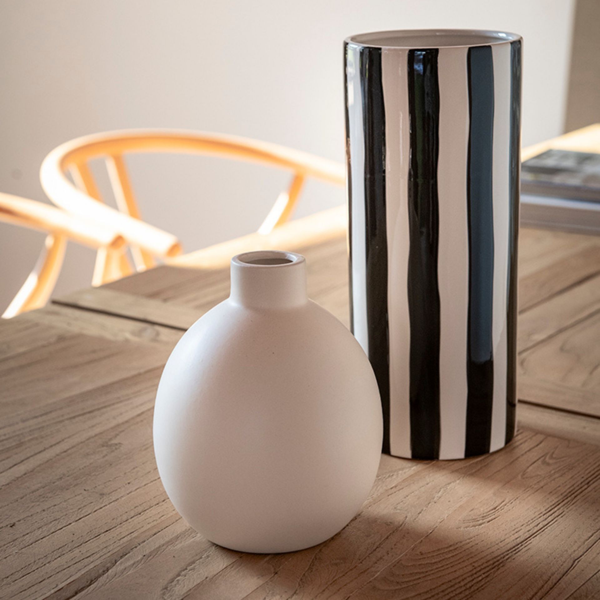 Jarr&oacute;n de cer&aacute;mica rayas Gadiel &Oslash;13x30cm