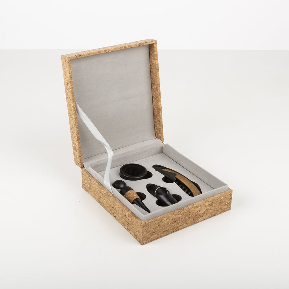 Set de corcho y 4 accesorios de vino