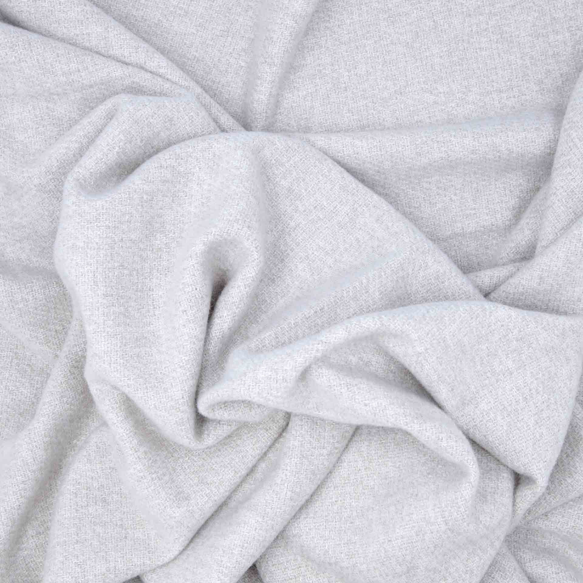 Manta efecto cashmere taupe Serel 130x150cm