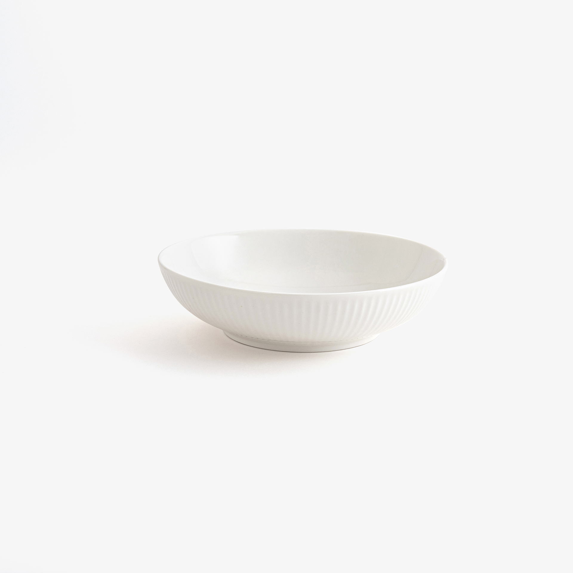 Plato hondo de porcelana new bone china blanco Lara &Oslash;20cm