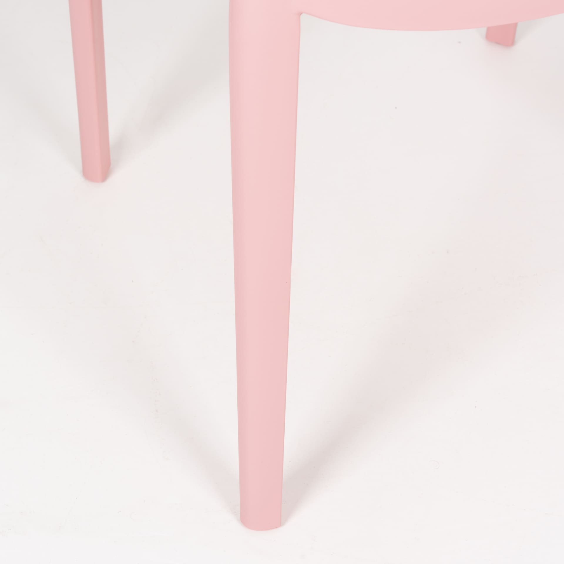 Silla de comedor apilable rosa Daniela 50x49cm