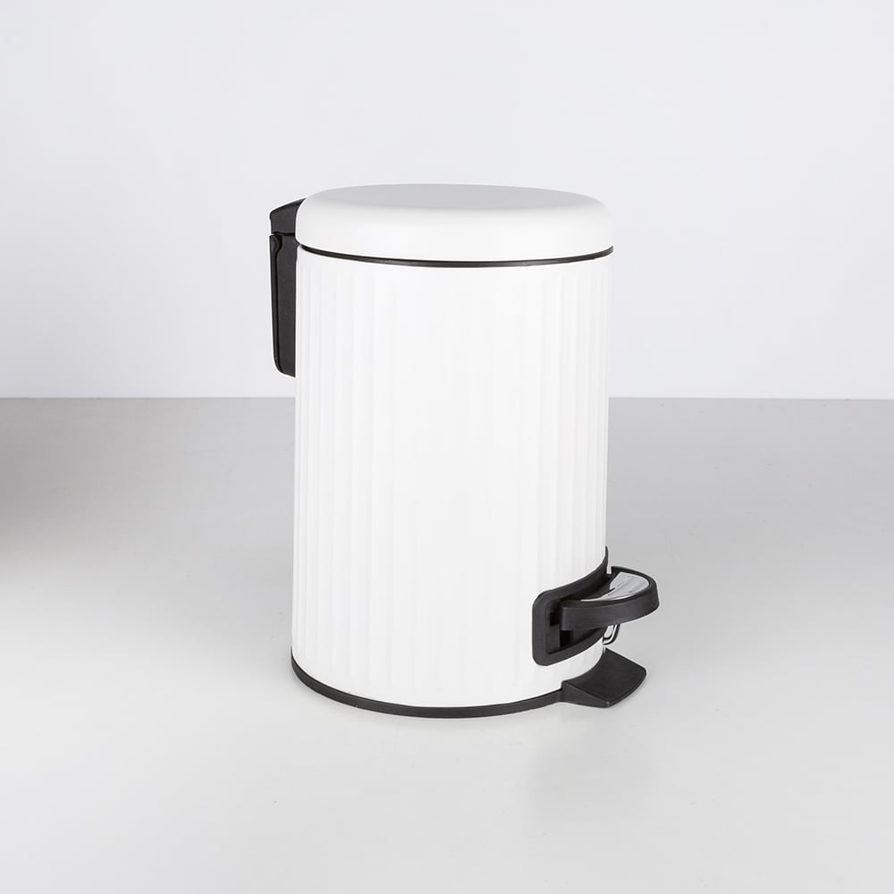 Cubo de basura para ba&ntilde;o dispoible en 4 colores 3L &Oslash;17x35cm