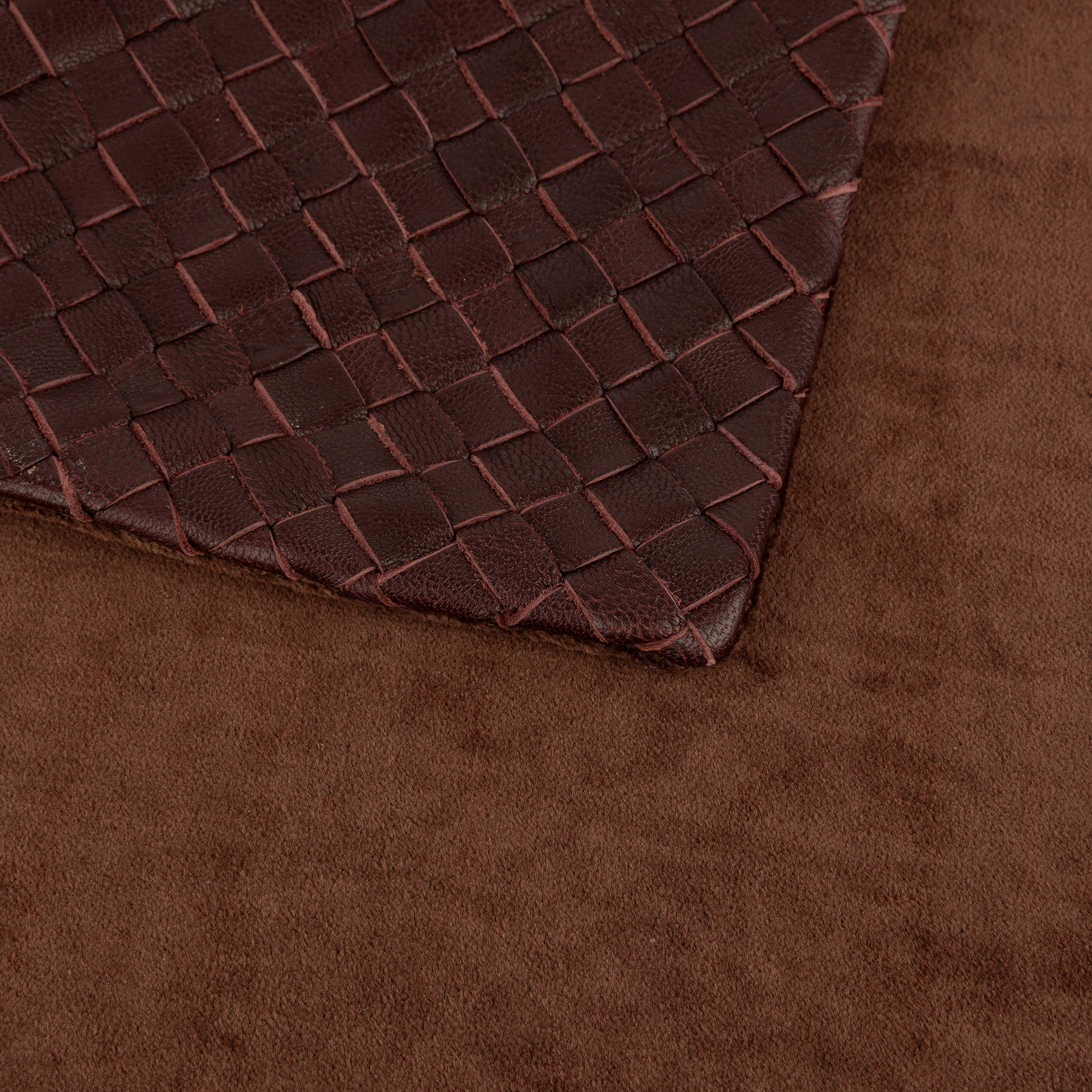 Funda de coj&iacute;n de piel velvet granate Nappa 30x45cm