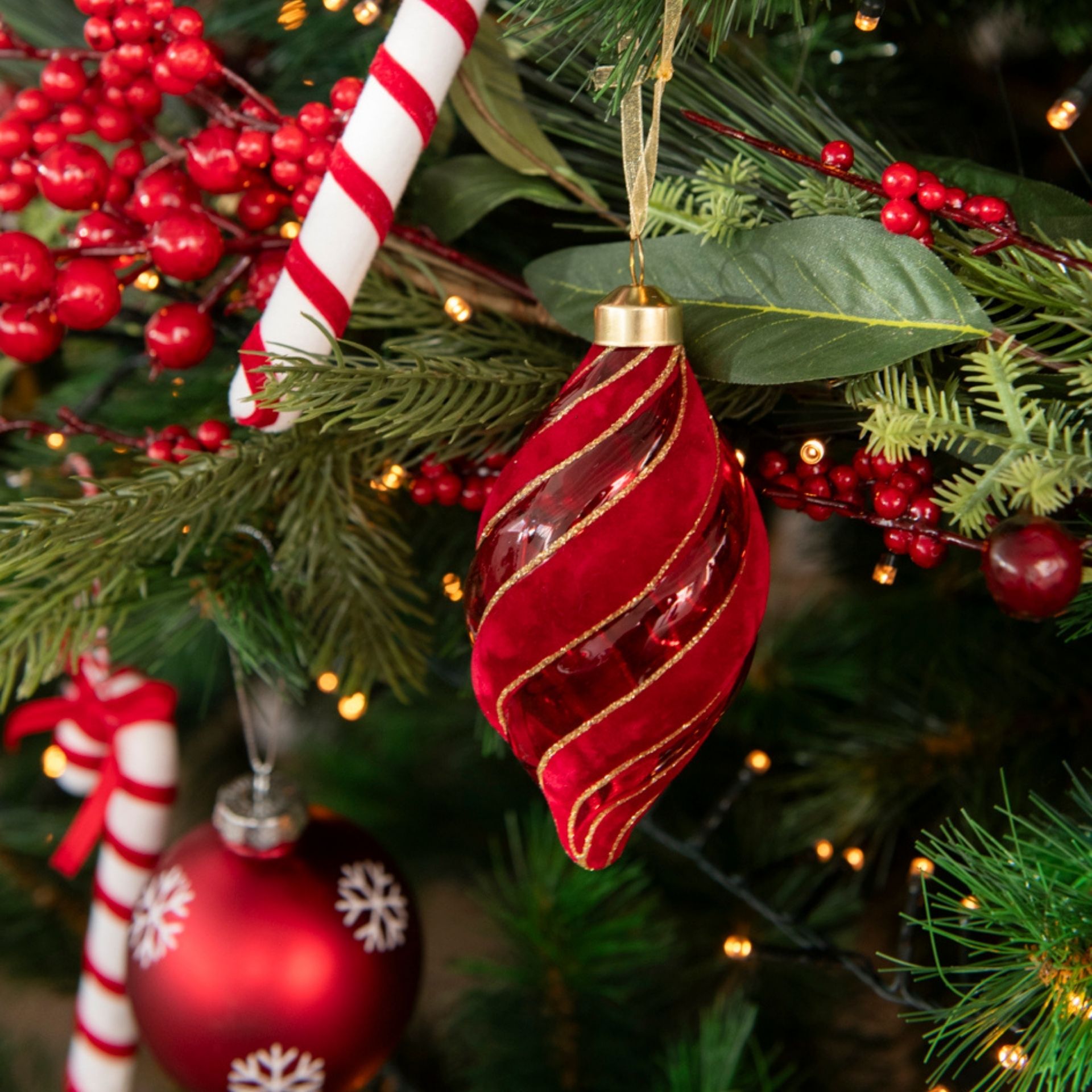 Bola decorativa de cristal y velvet rojo en varios modelos