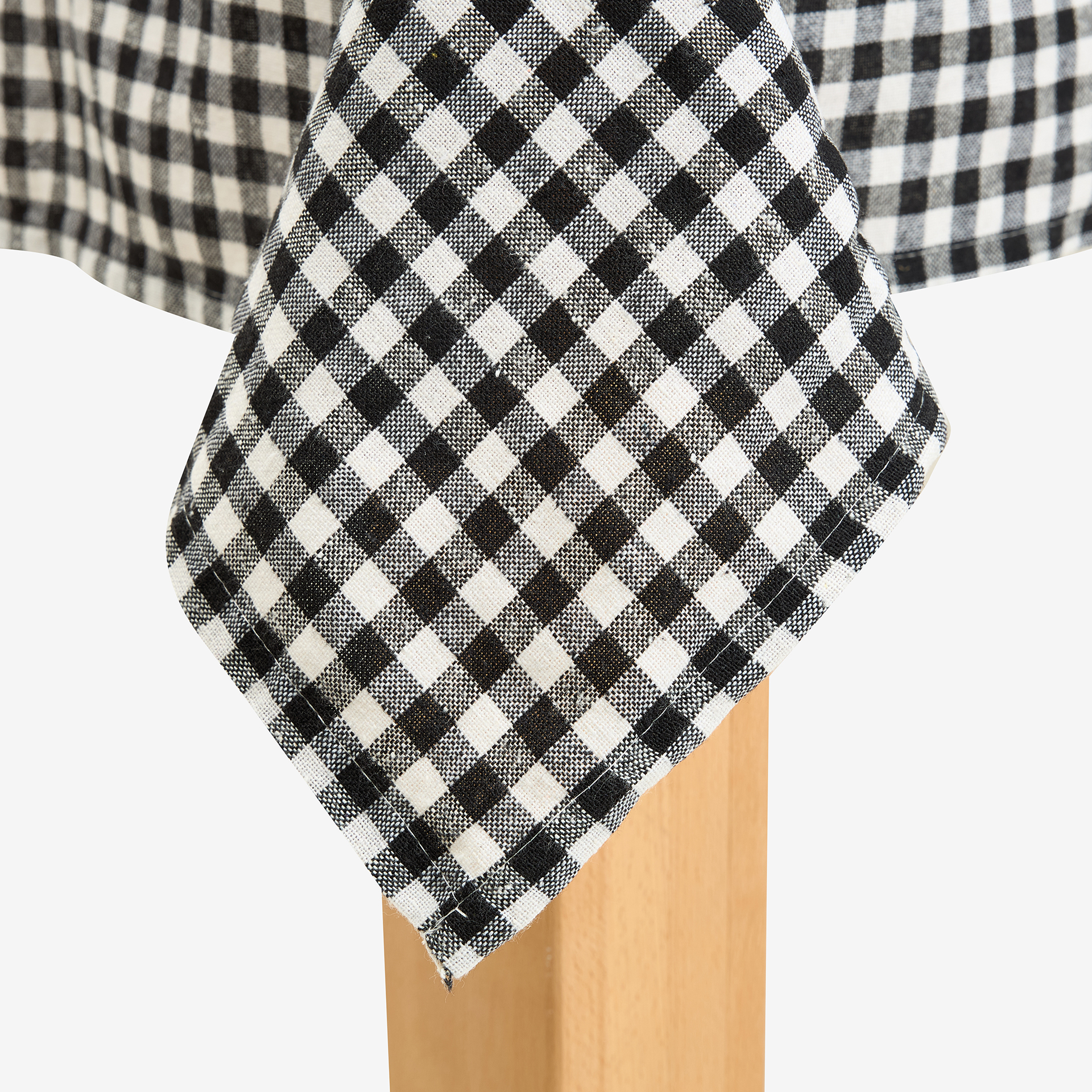 Mantel de algod&oacute;n Vichy negro 140x140cm