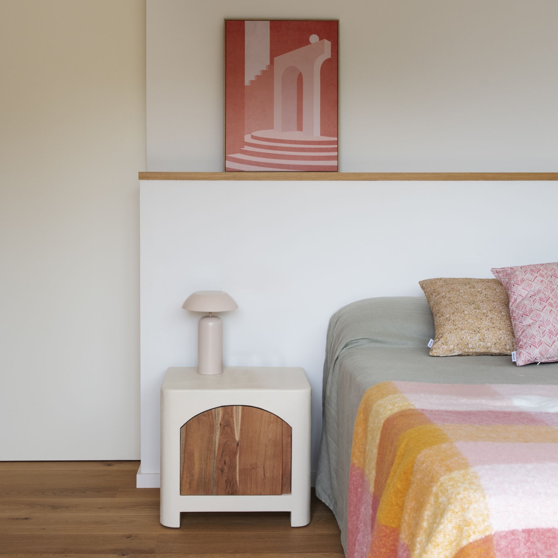 Mesita de noche de madera de acacia y microcemento Kurli 50x40x45cm Clau&Chloe