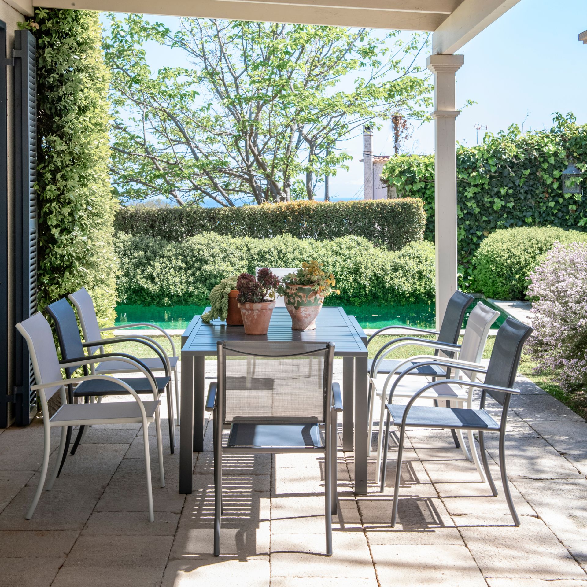 Mesa de jardín extensible de aluminio gris oscuro Paros 135/270x90x75cm