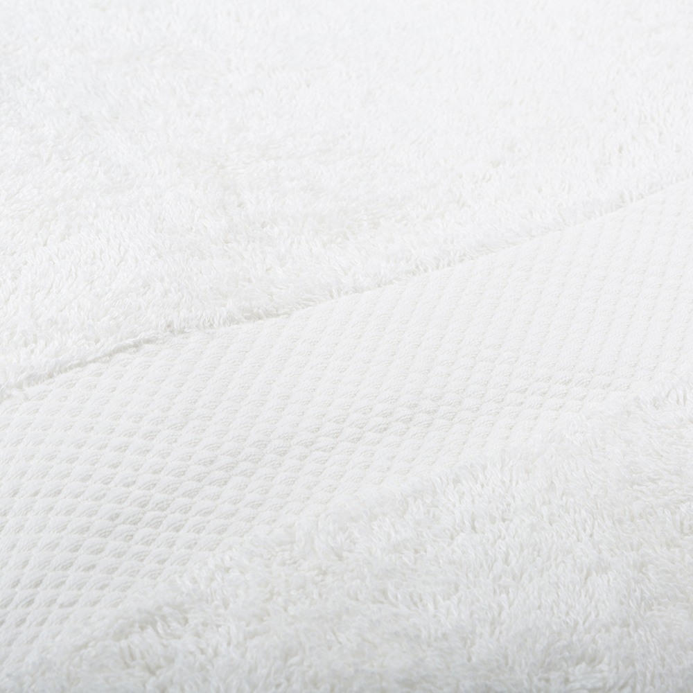 Toalla de ducha de algodón blanco cálido Vic 70x140cm - 500 gr/m²