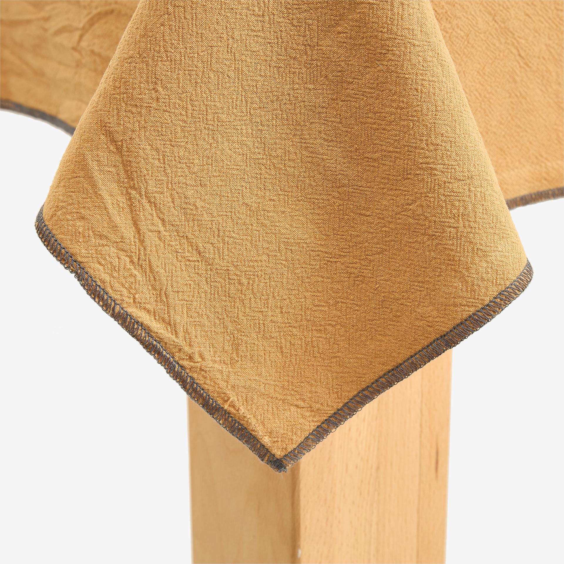 Mantel de algodón con flecos mostaza 140x250cm