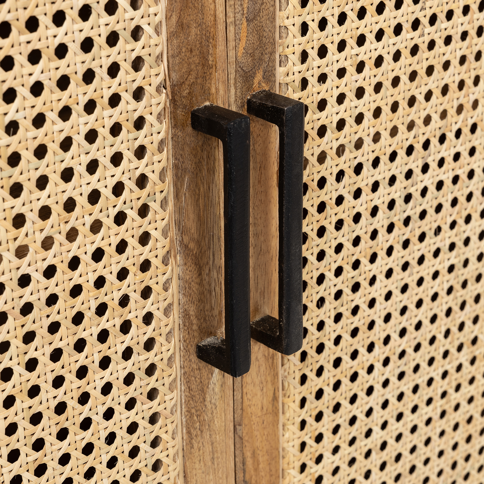 Armario de madera de mango Merlin 82x42x138cm Clau&Chloe