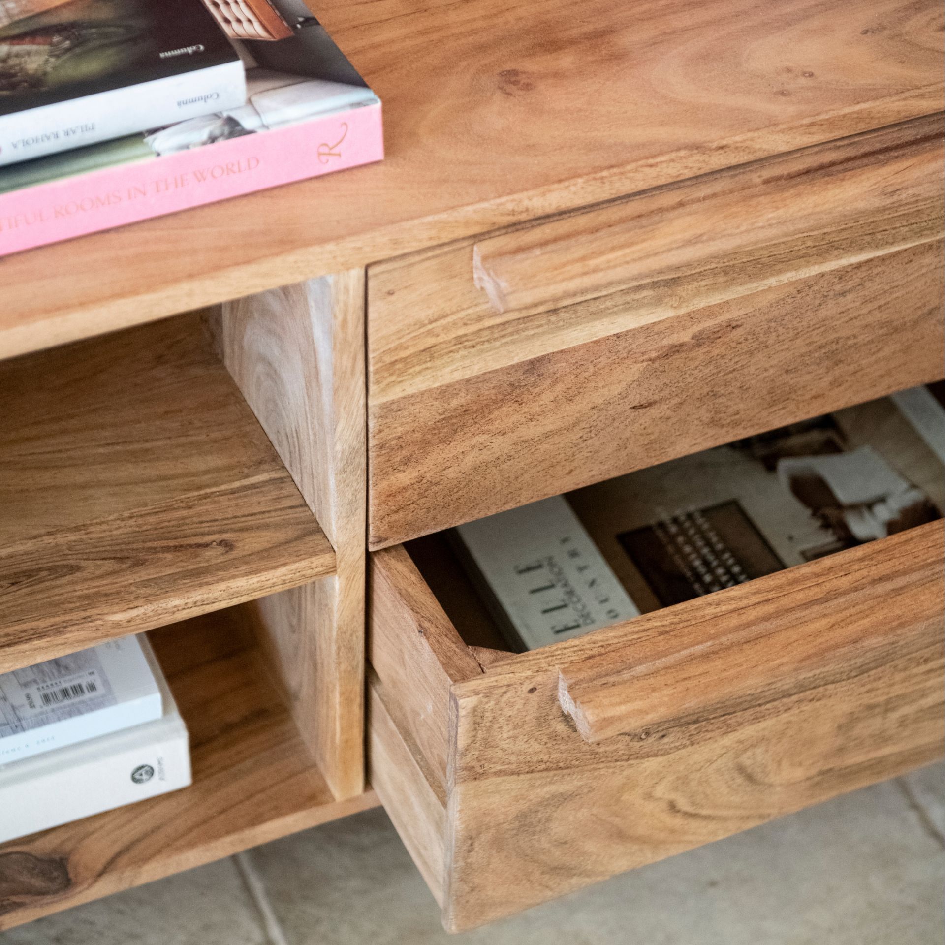 Mueble de TV de madera de acacia Attic 160x40x55cm Clau&Chloe