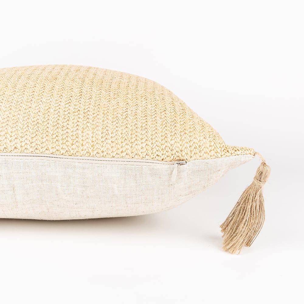 Coj&iacute;&shy;n de yute marr&oacute;n con borlas 42x42cm