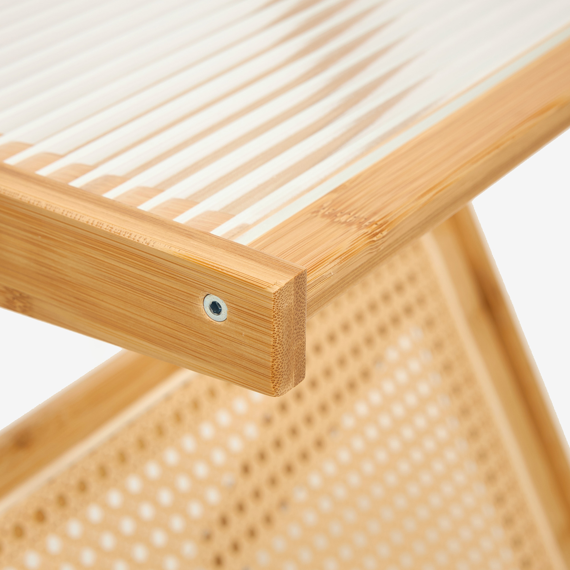 Mesa auxiliar con revistero de ratán y bambú Dagan 45x36x56cm