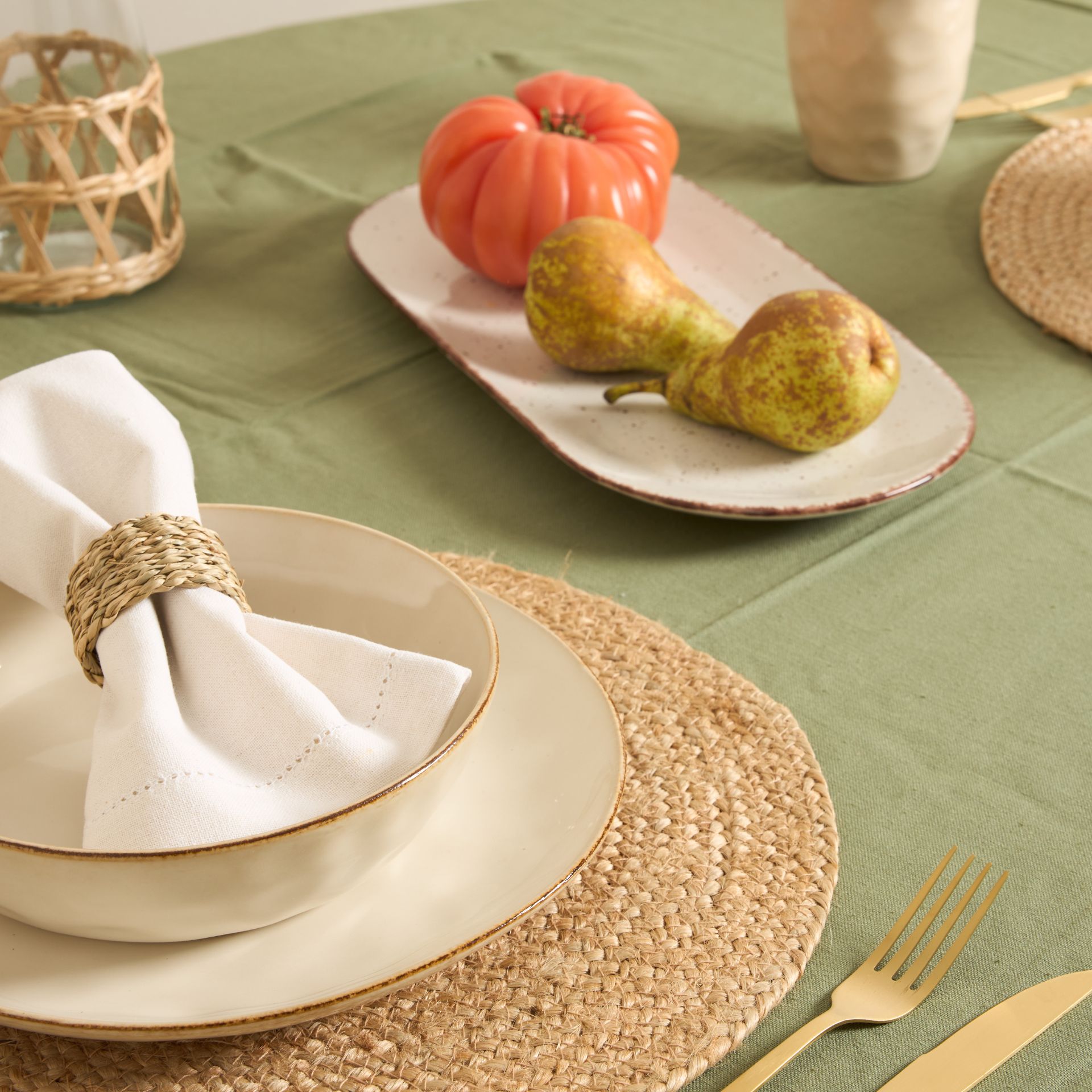 Plato llano de gres crema Bilada Ø27cm