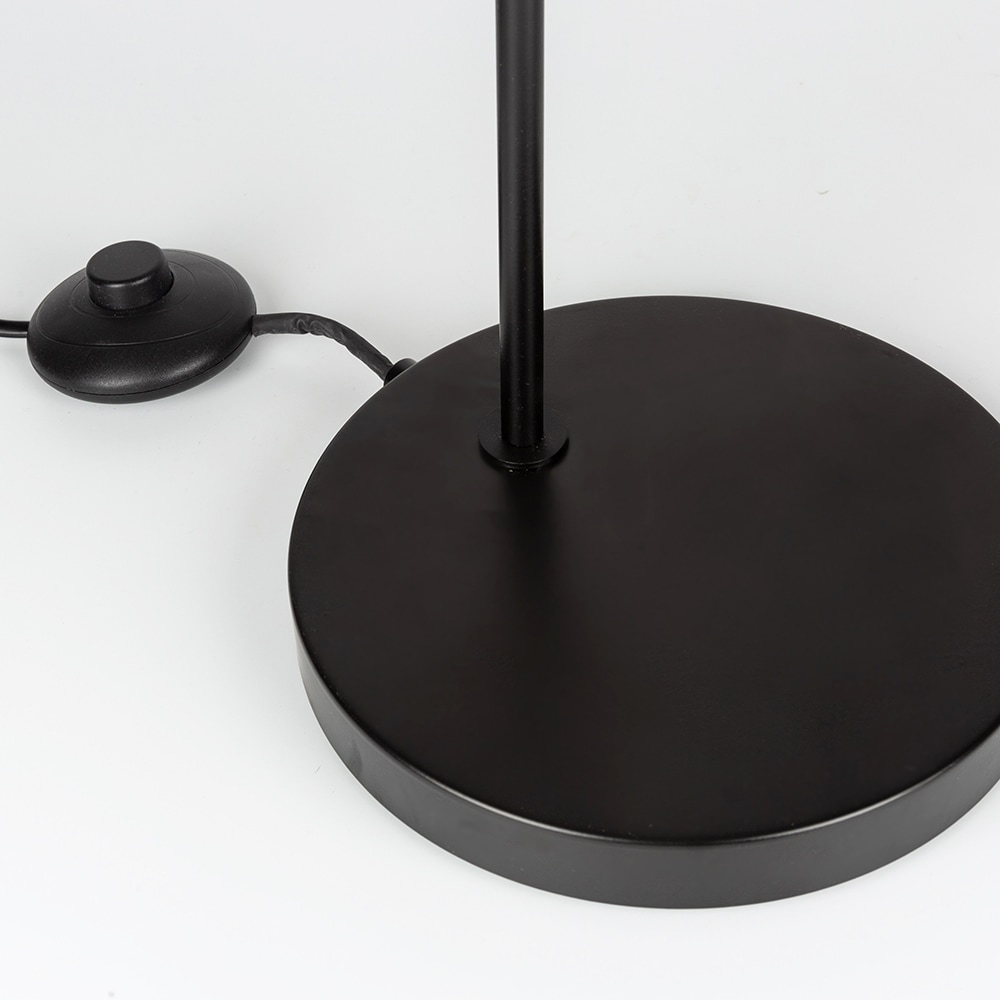 L&aacute;mpara de pie negra de metal Kobe 150cm