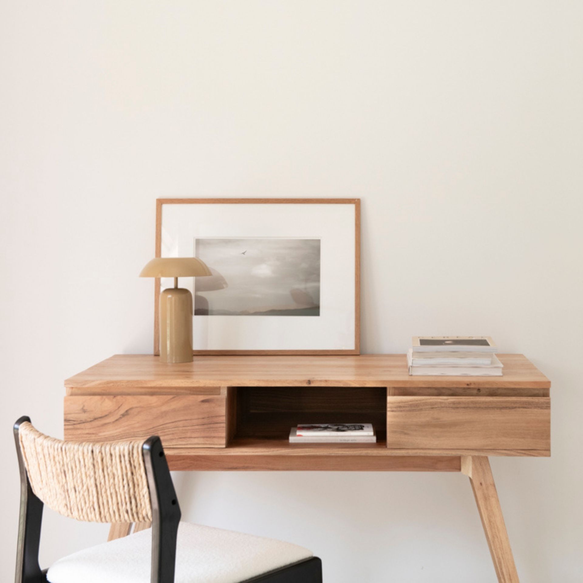 Escritorio de madera de acacia Deska 117x60x82cm