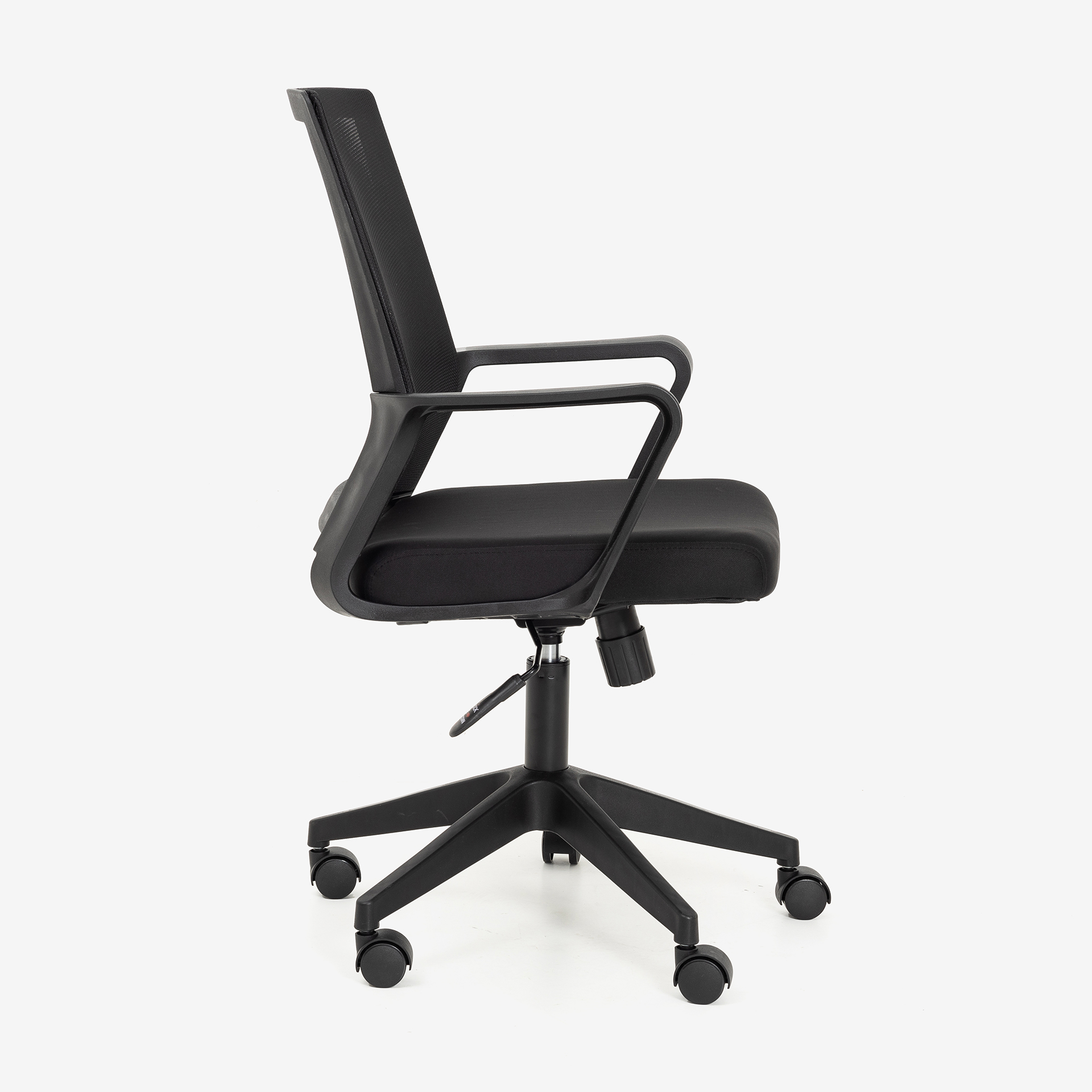 Silla de oficina negra ajustable 92/100cm