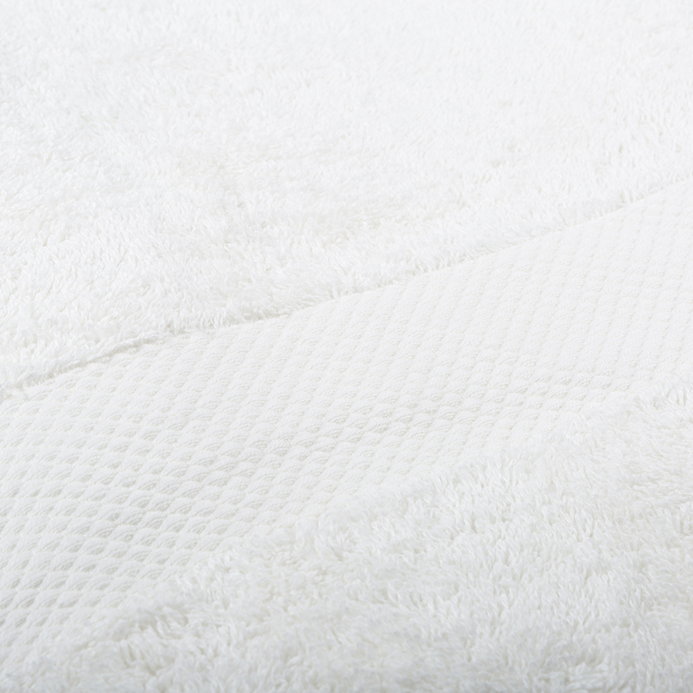 Toalla de ducha XL de algodón blanco cálido Vic 100x150cm - 500 gr/m²