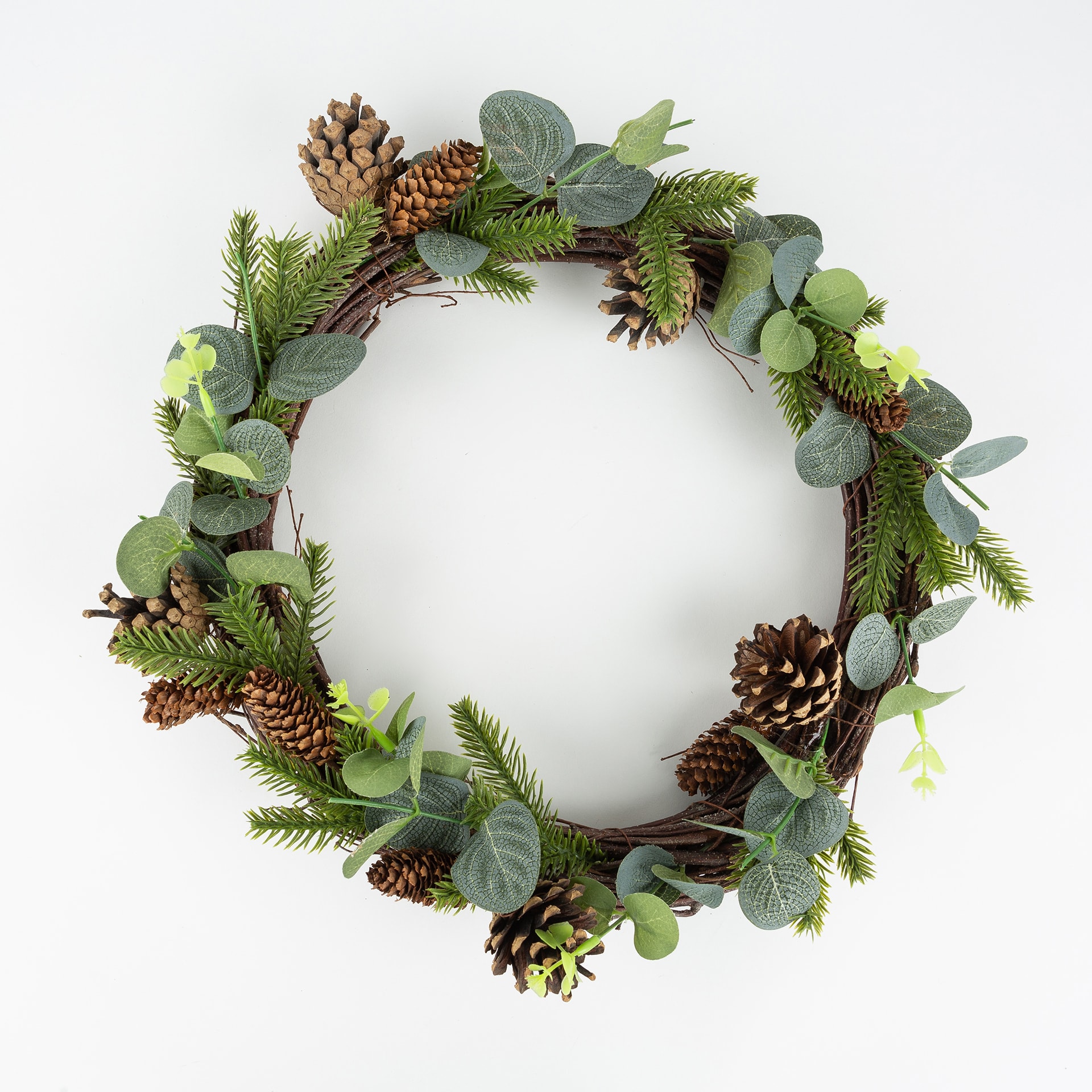 Corona de Navidad de pi&ntilde;as 30cm