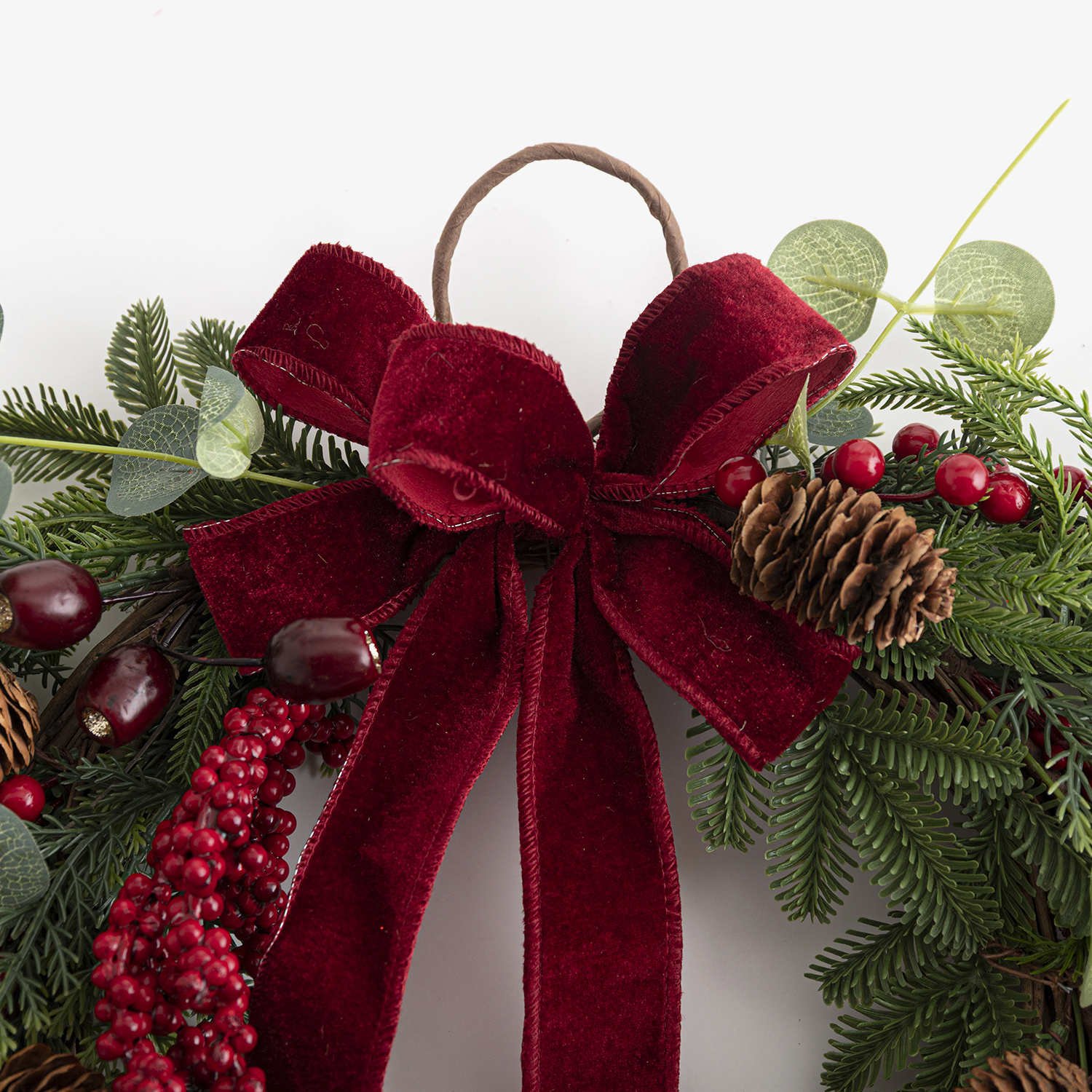 Corona de Navidad verde con lazo rojo 55cm