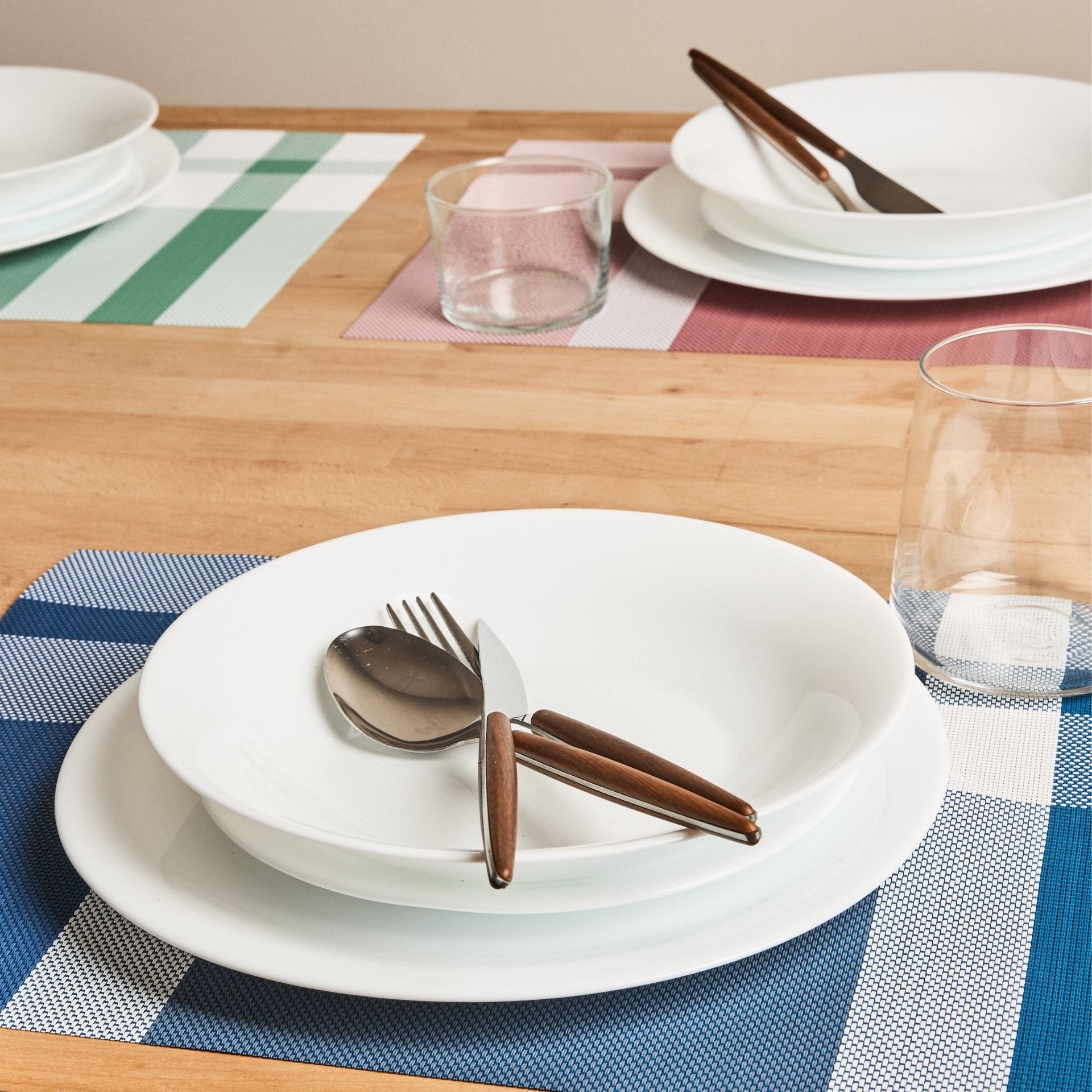 Vajilla de 18 piezas de opal blanca Vega