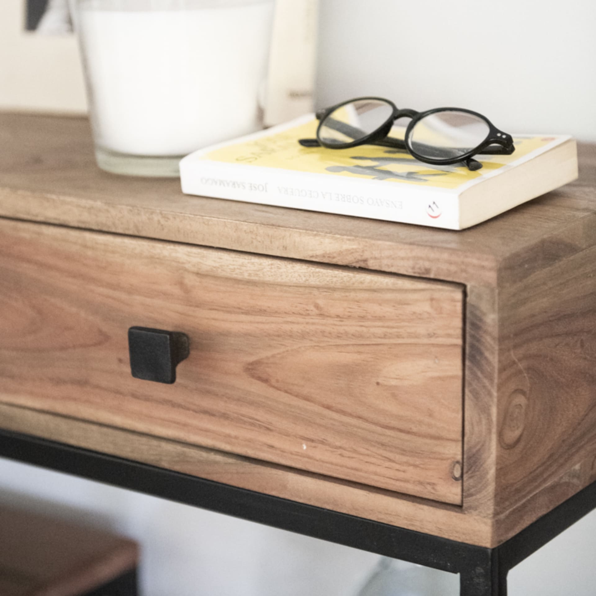 Consola de madera acacia con dos cajones y estantes Bremen 80x30x81cm