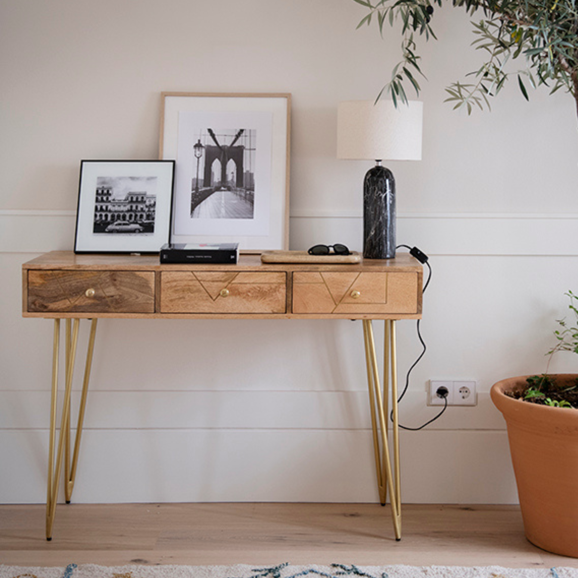 Escritorio de madera de mango 115x40x82cm Clau&Chloe