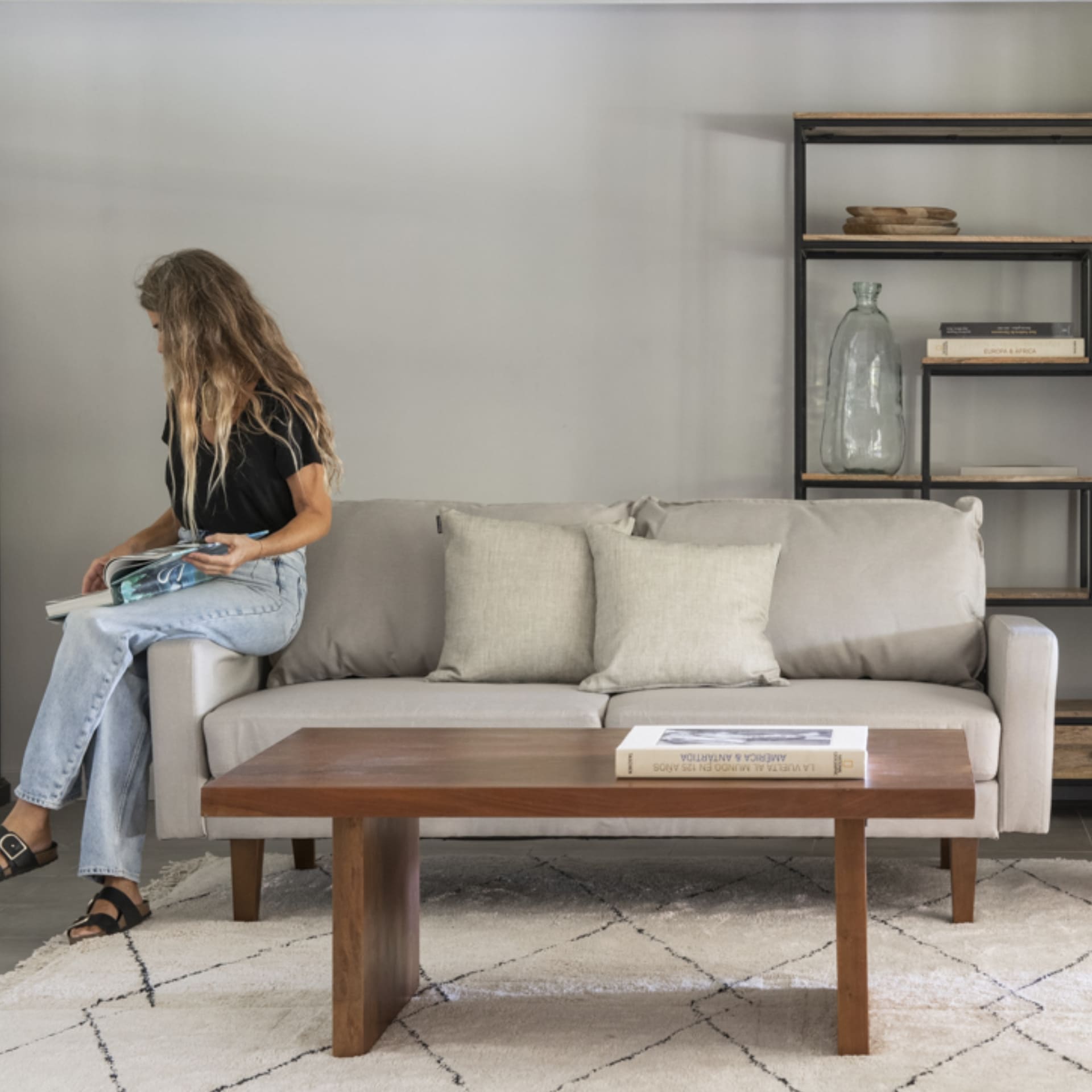 Sof&aacute; de 2 plazas beige Padua 178x84,5x83cm