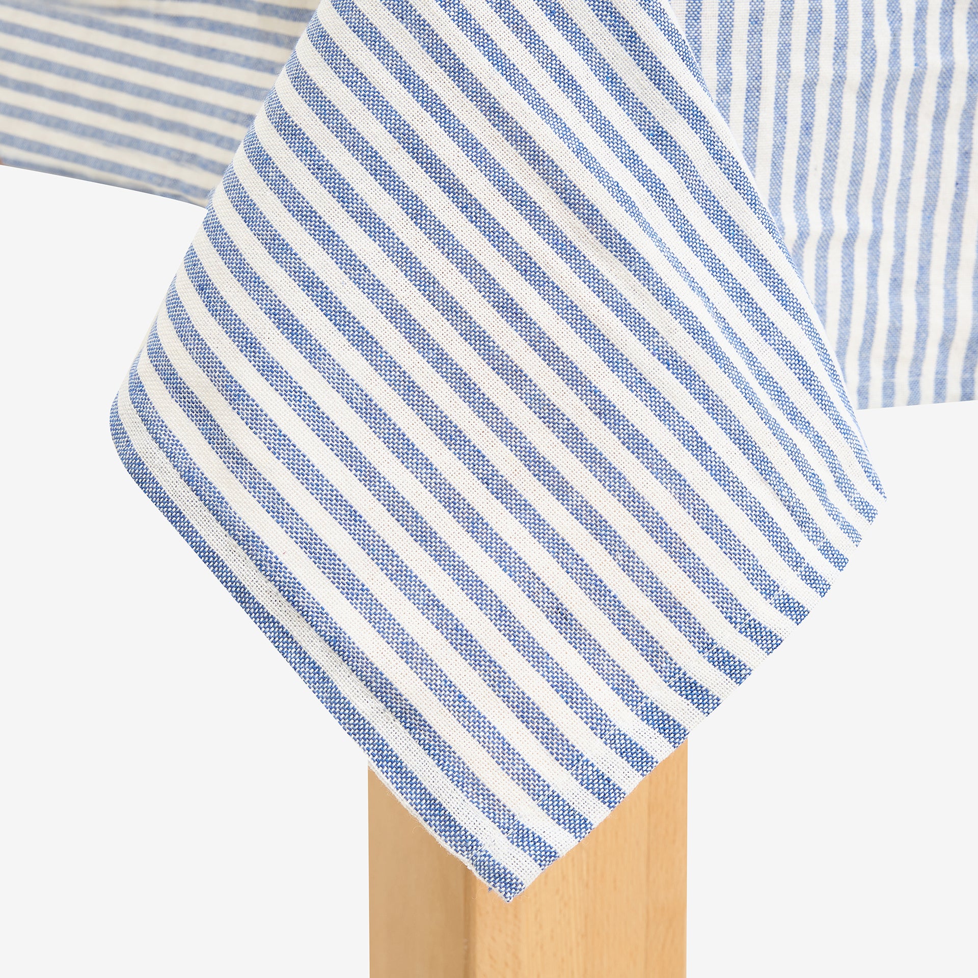 Mantel de algod&oacute;n azul Raya fina 150x150cm