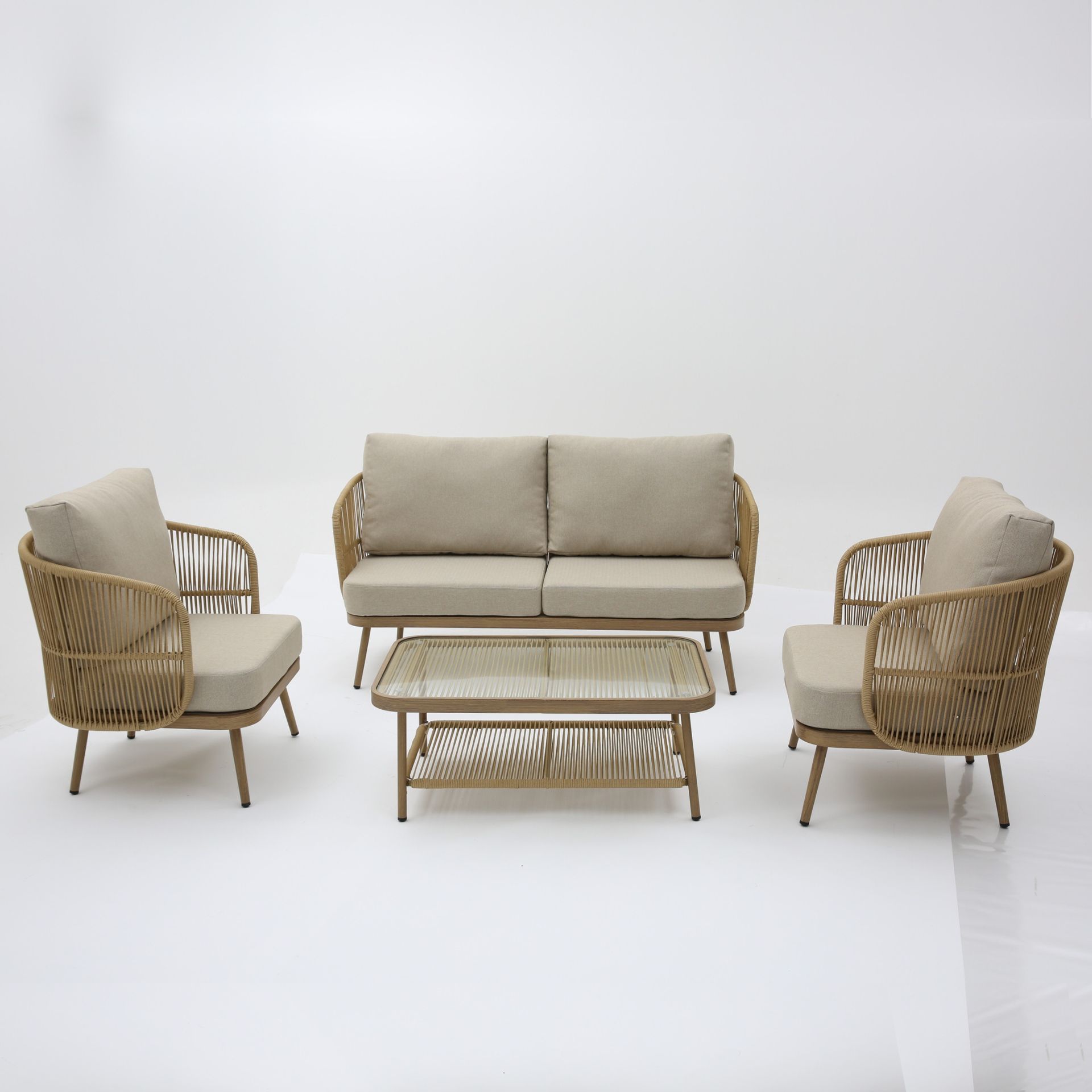 Set de jard&iacute;n de 4 piezas de rat&aacute;n sint&eacute;tico Kauai