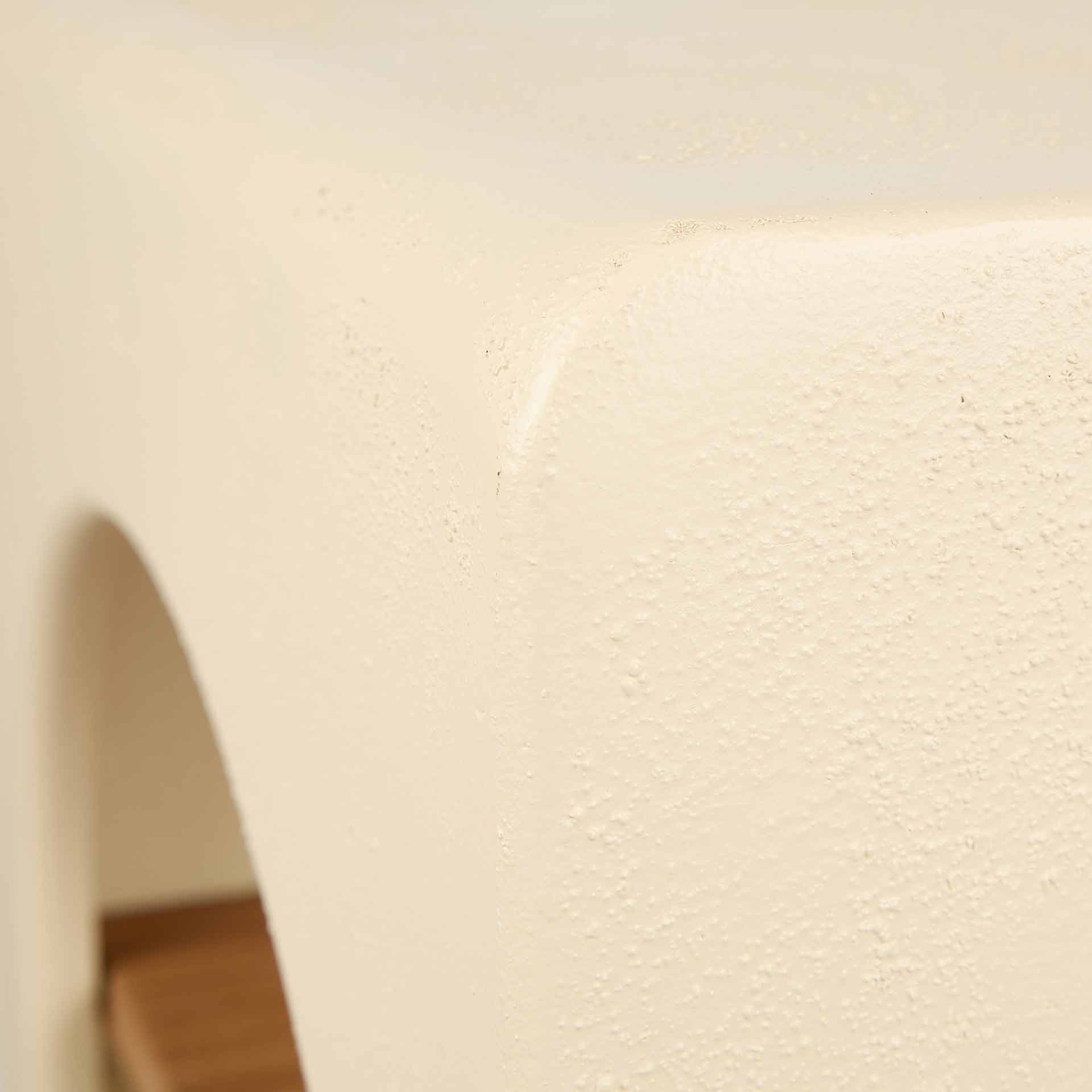 Mesa auxiliar de microcemento y madera Kurli 40x40x60 Clau&Chloe