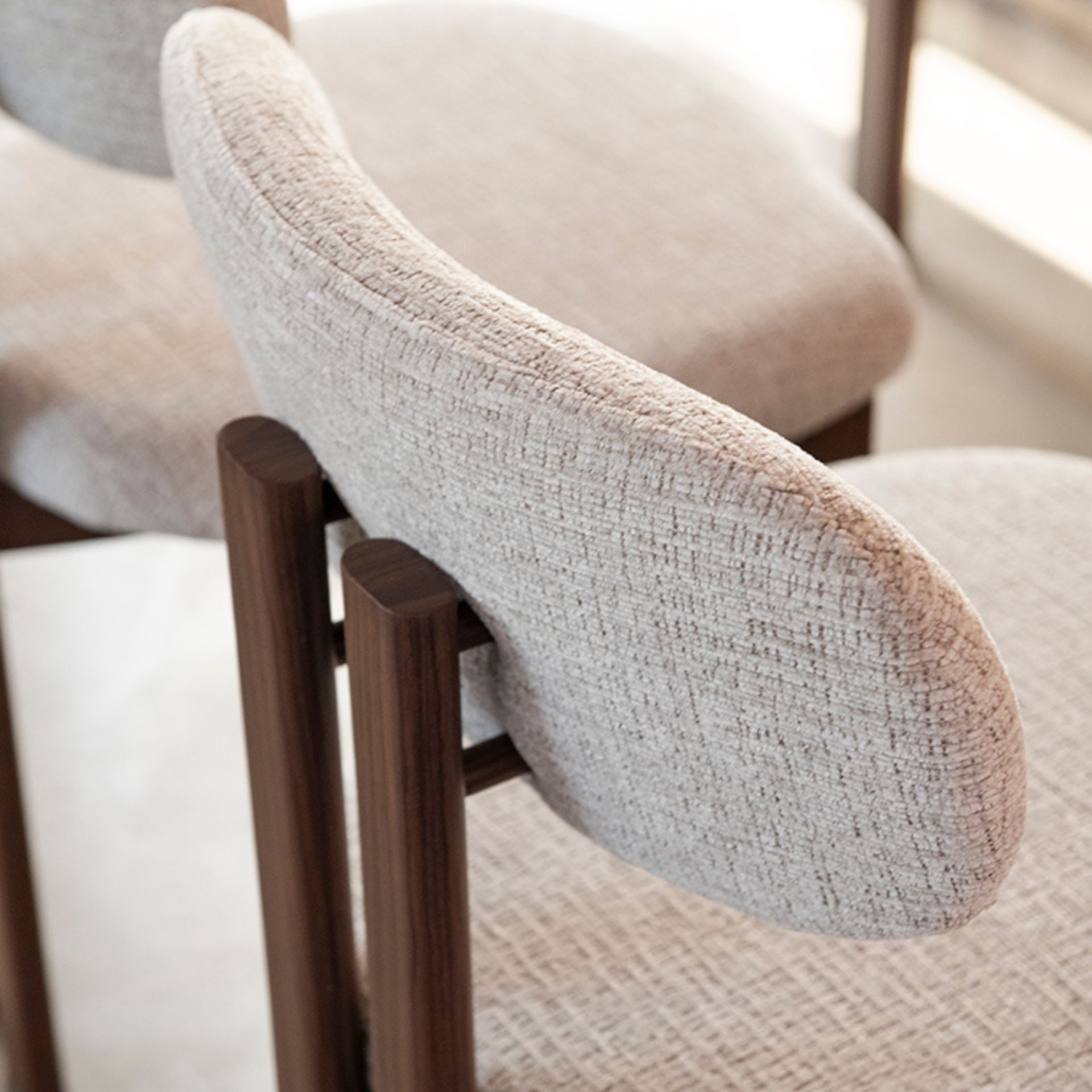 Silla de comedor efecto madera beige Gisel 53x51x81cm Clau&Chloe