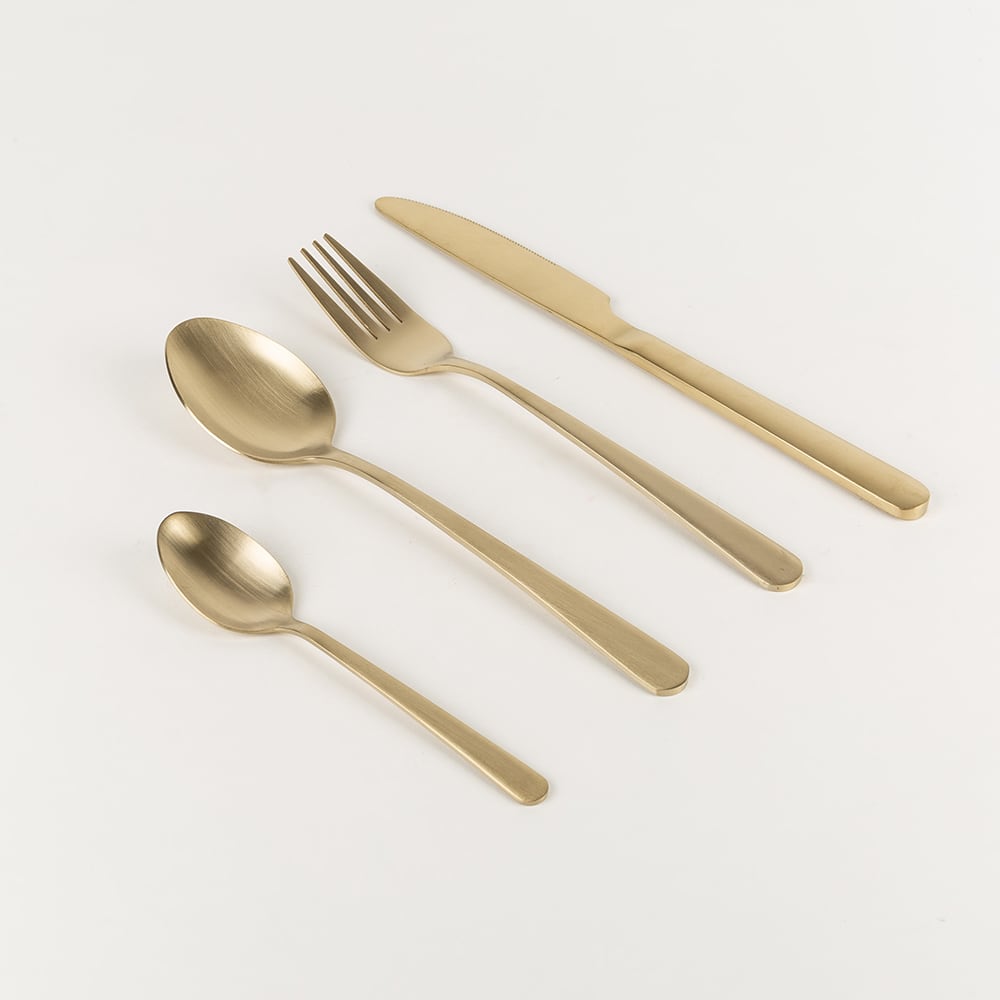 Cuberterí­a de 24 piezas dorada de acero inoxidable