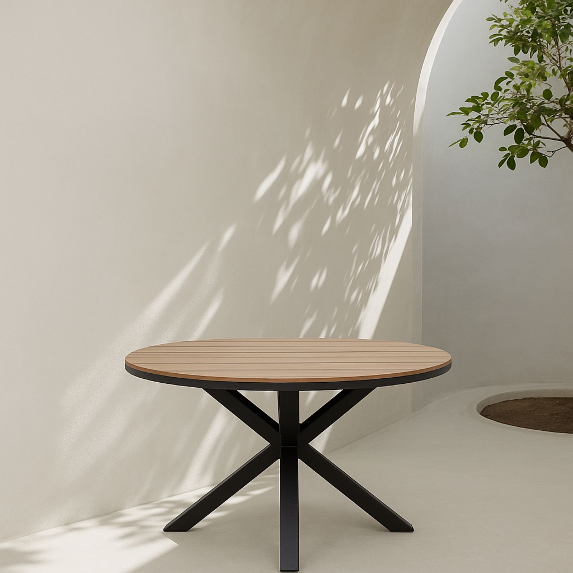 Mesa de jard&iacute;n de madera de acacia y aluminio Roat&aacute;n &Oslash;112x76cm