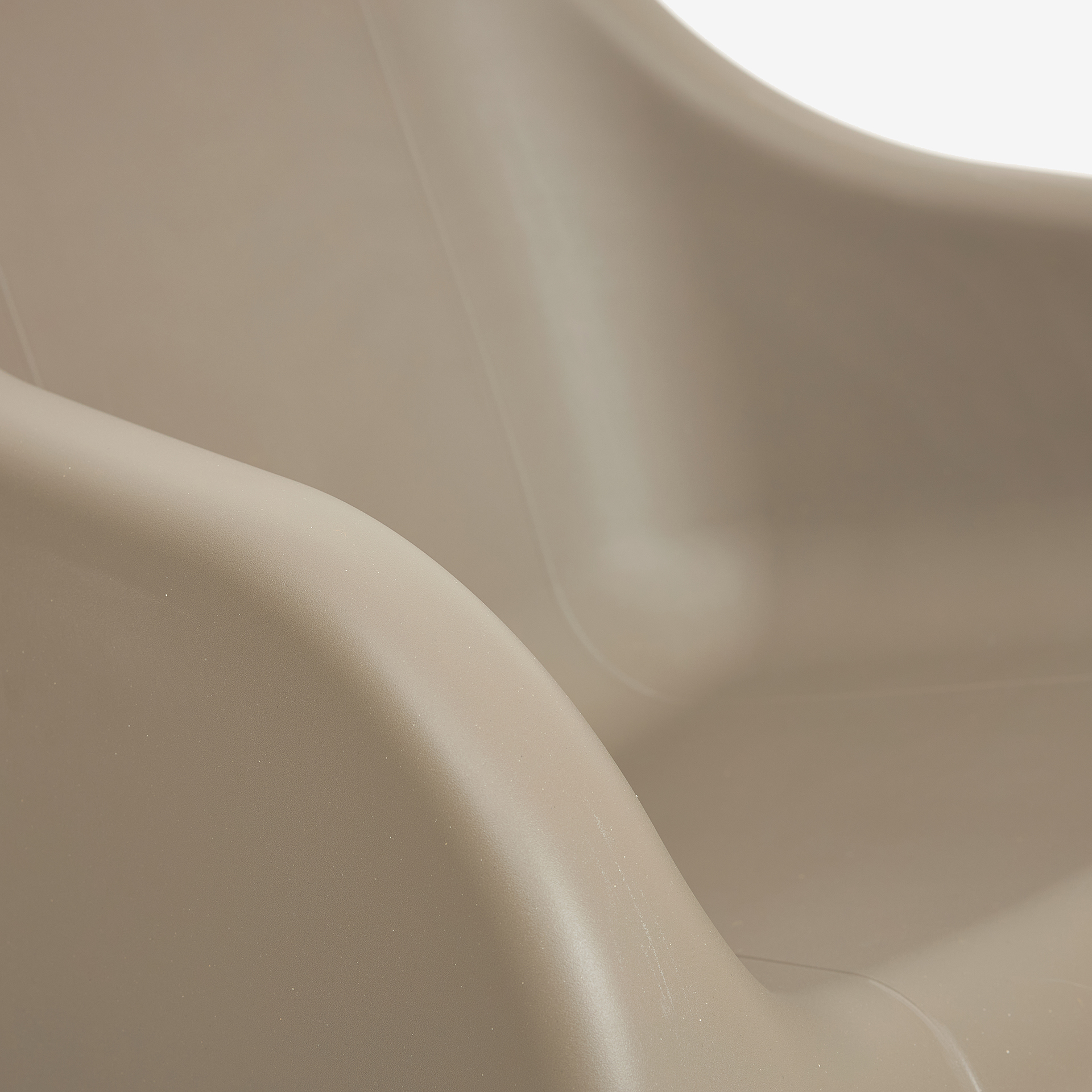 Silla de jard&iacute;n apilable de polipropileno taupe Patmos 78x71x79cm