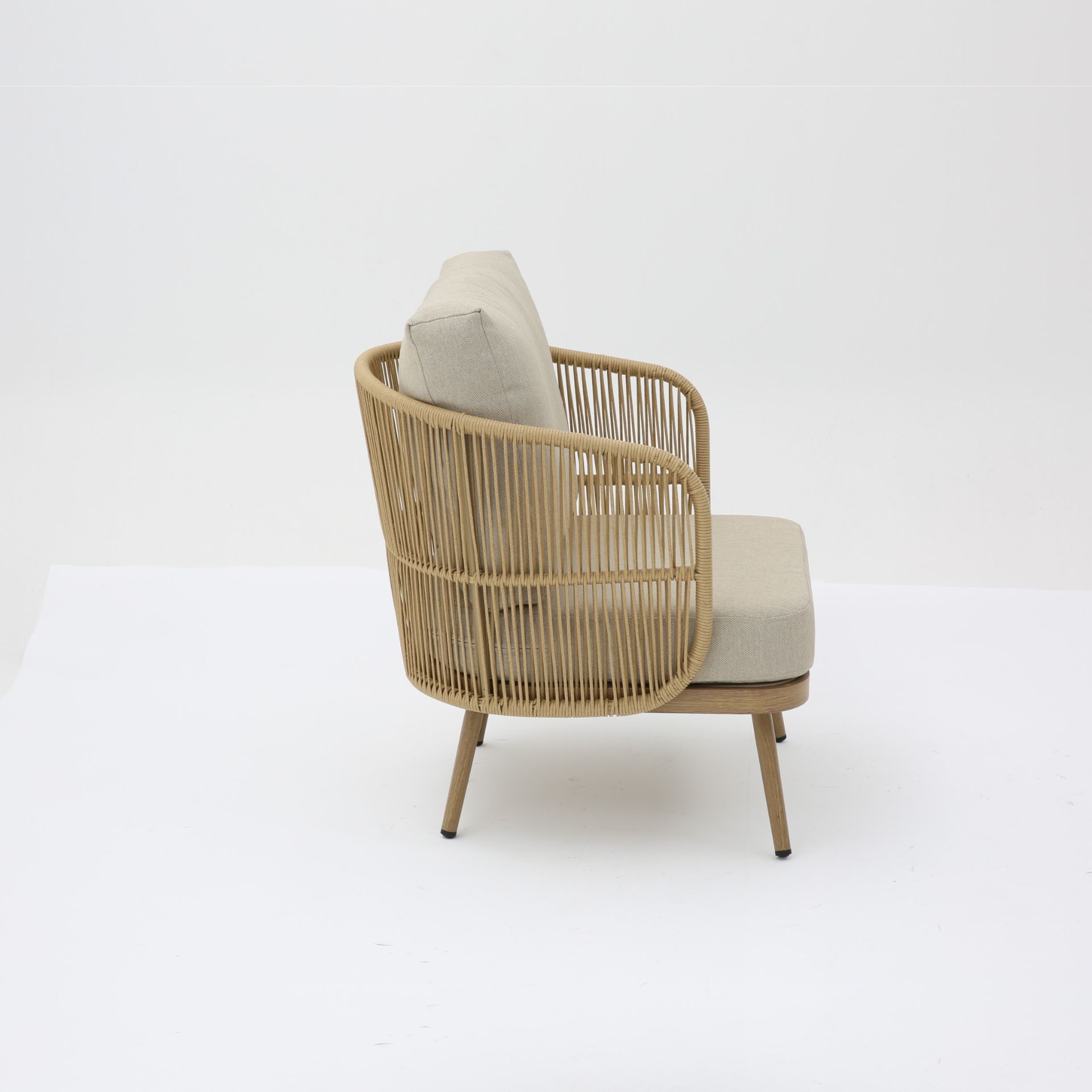 Set de jard&iacute;n de 4 piezas de rat&aacute;n sint&eacute;tico Kauai