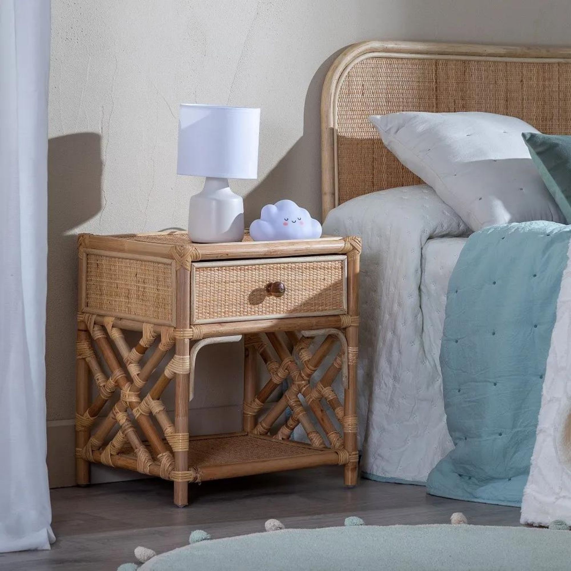 Mesa de noche de ratán 45x35x50cm