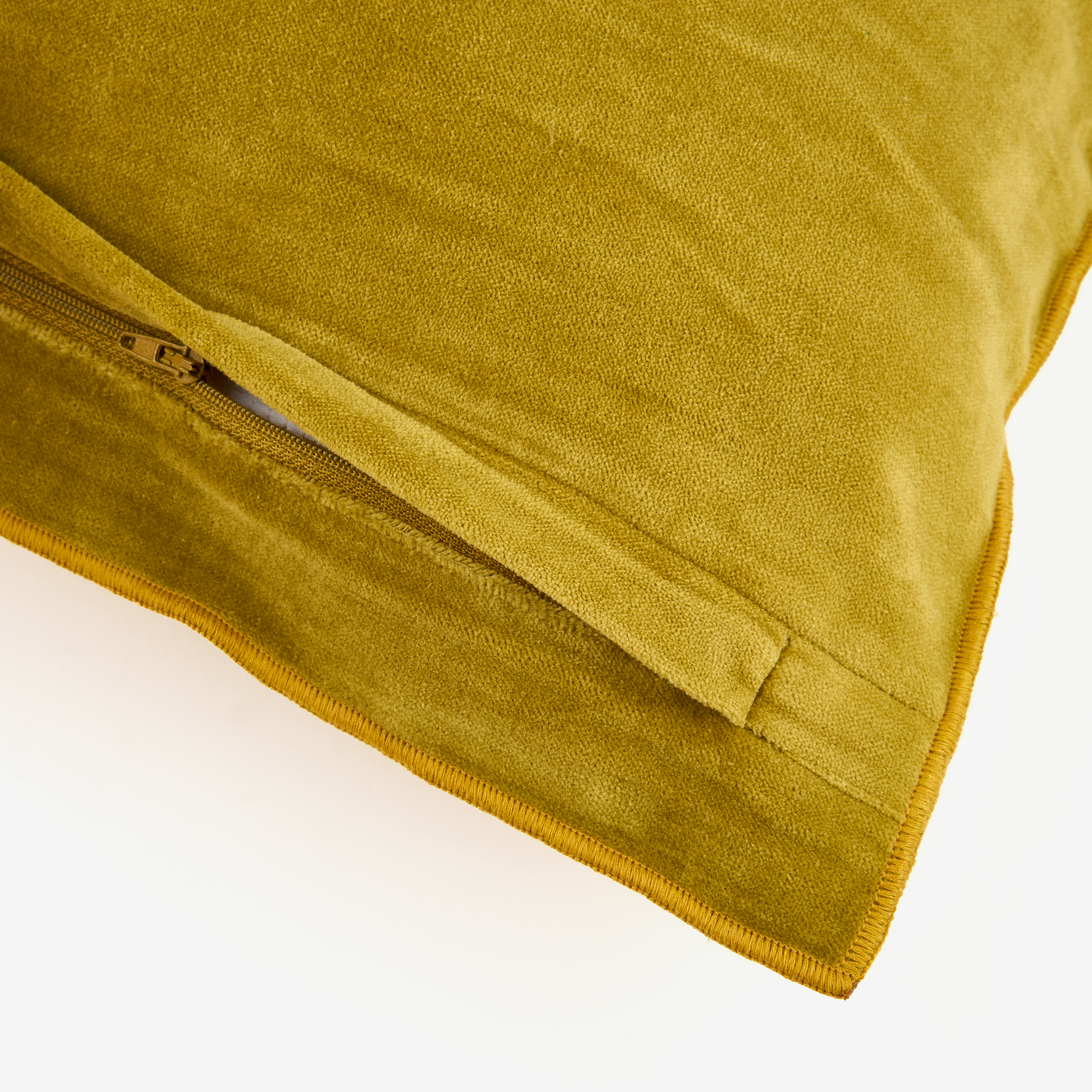 Funda de coj&iacute;n de algod&oacute;n mostaza Mia 50x50cm Clau&Chloe